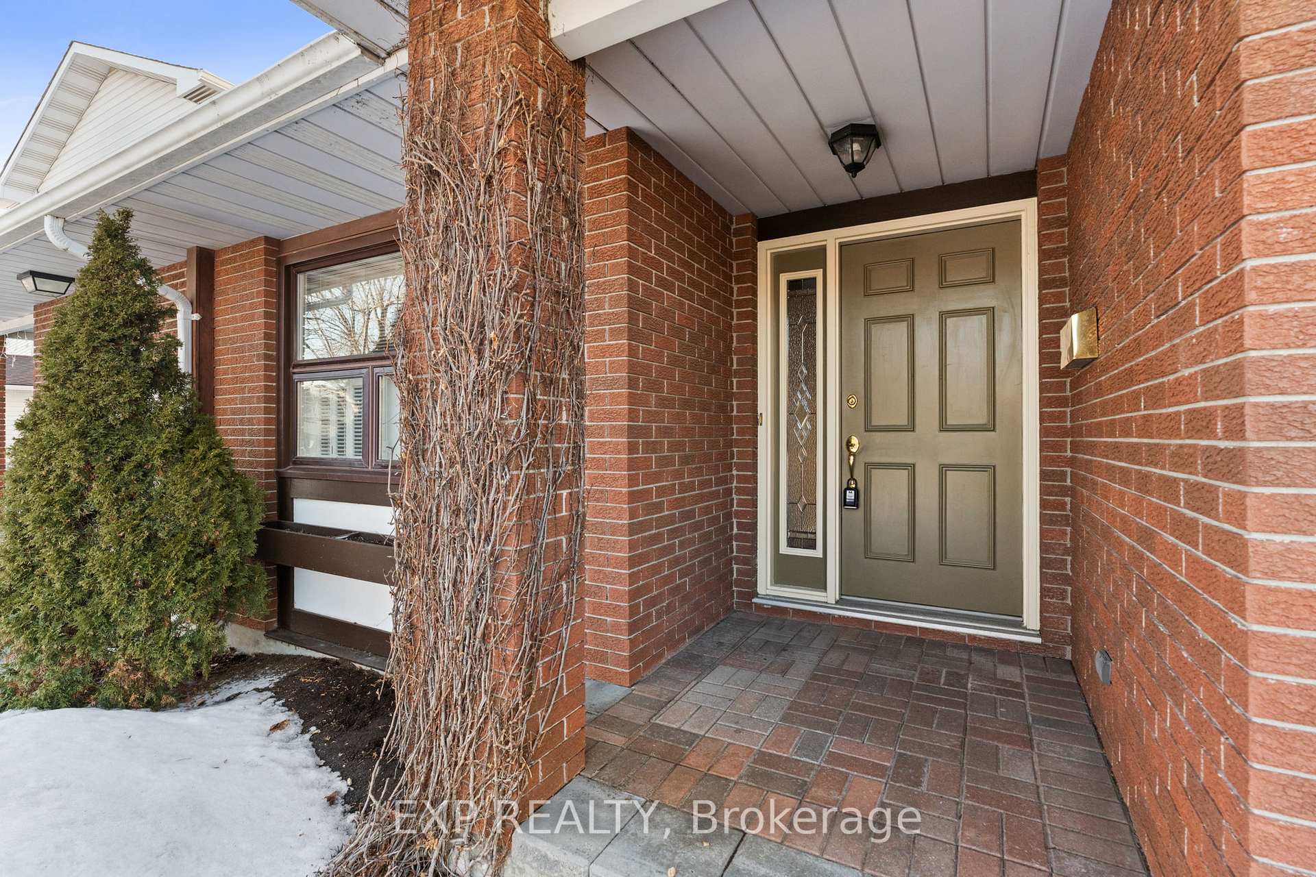 Photo 4 of 9 Fieldgate Drive, Ottawa, Barrhaven - Knollsbrook — HOMEH