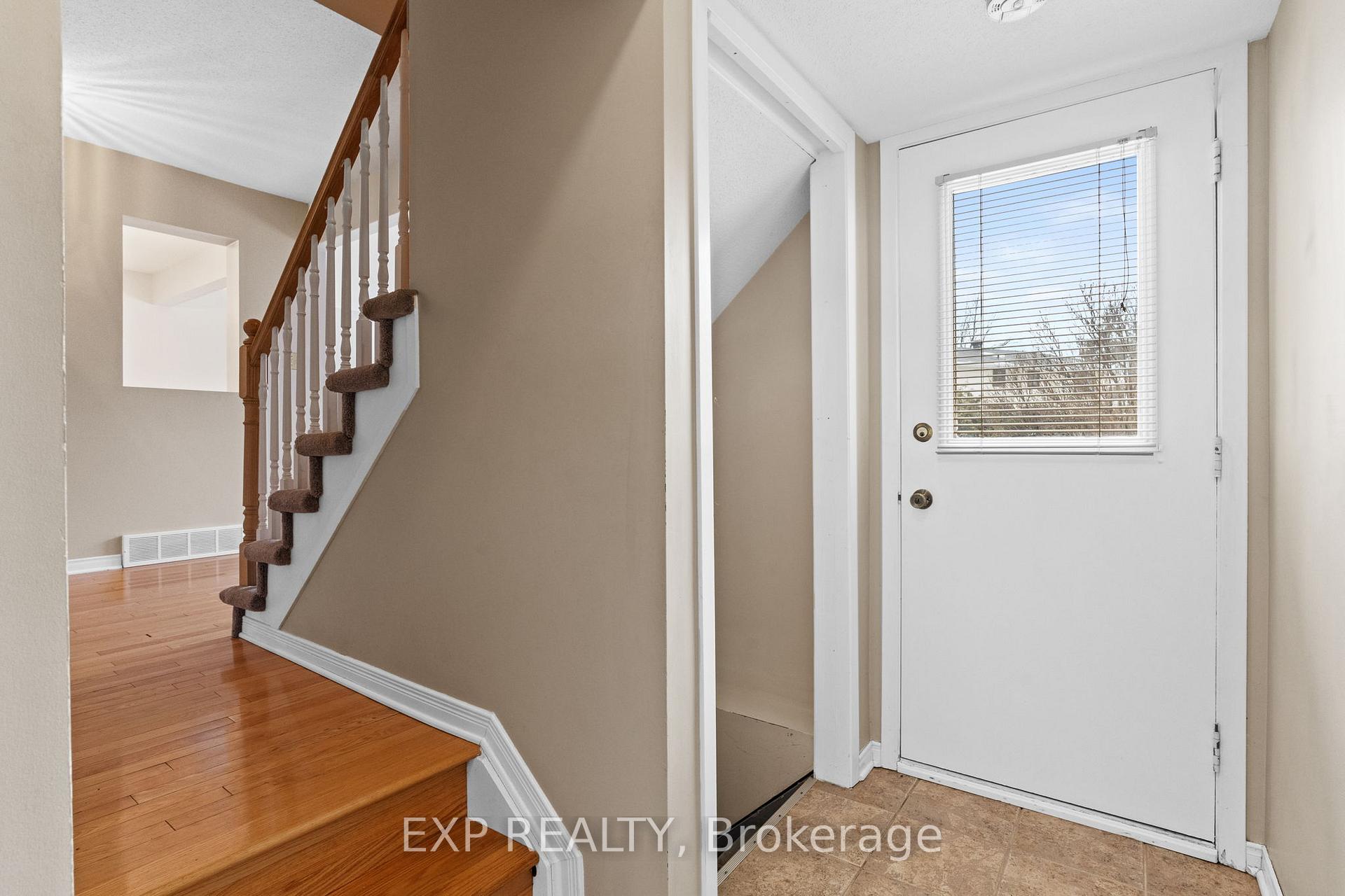 Photo 33 of 9 Fieldgate Drive, Ottawa, Barrhaven - Knollsbrook — HOMEH