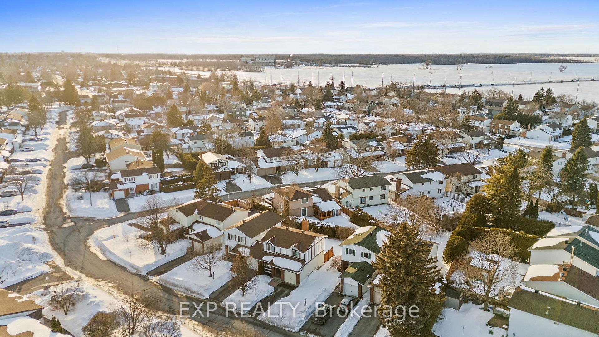Photo 45 of 9 Fieldgate Drive, Ottawa, Barrhaven - Knollsbrook — HOMEH