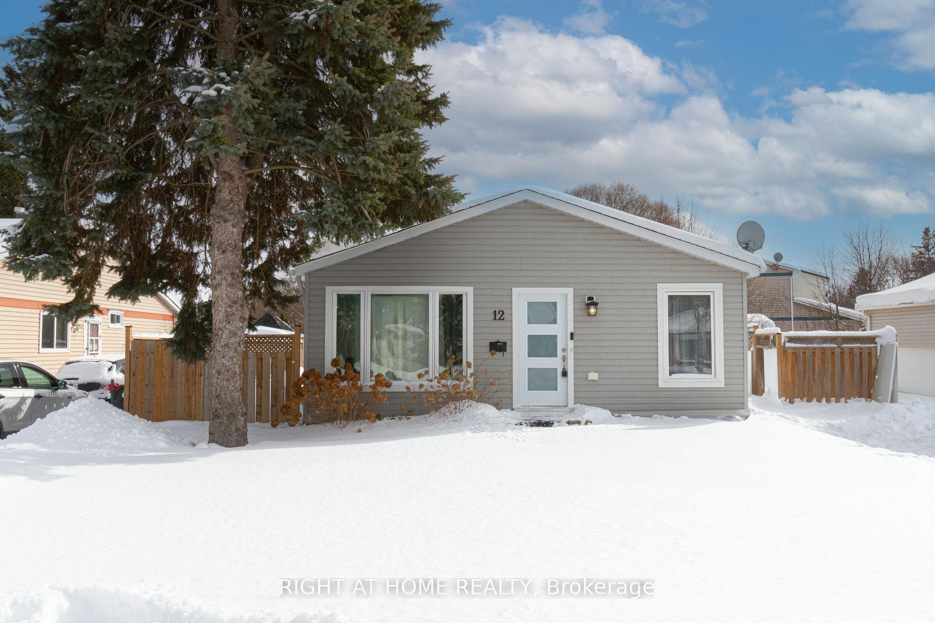 Photo 1 of 12 Frost Trail, Barrie, Letitia Heights — HOMEH