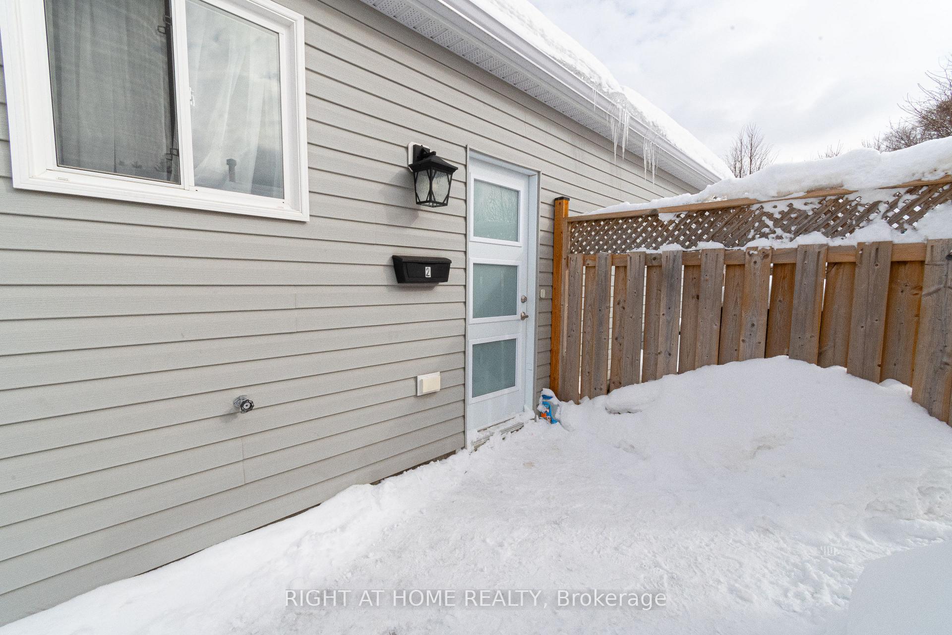 Photo 4 of 12 Frost Trail, Barrie, Letitia Heights — HOMEH