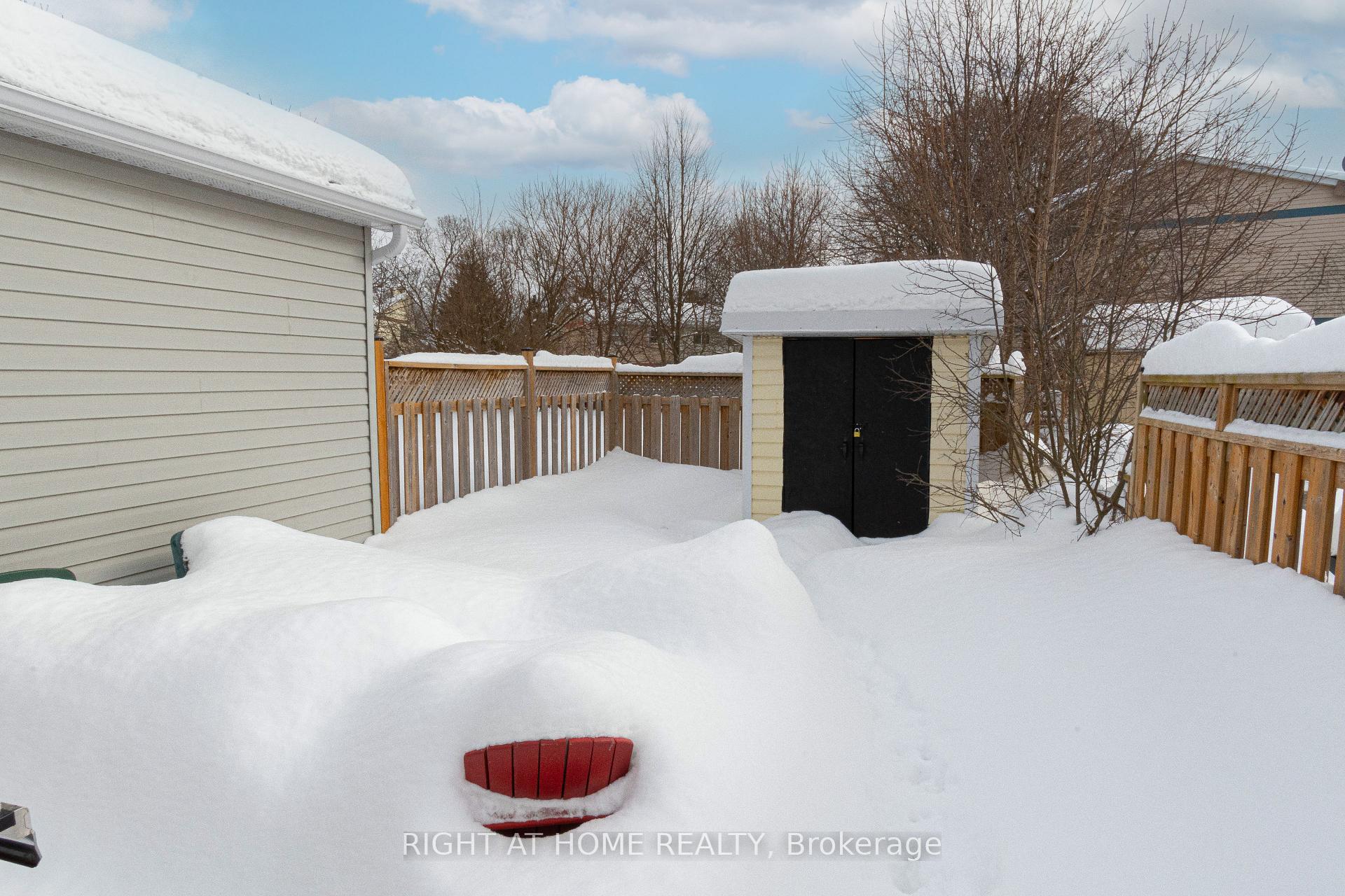 Photo 5 of 12 Frost Trail, Barrie, Letitia Heights — HOMEH