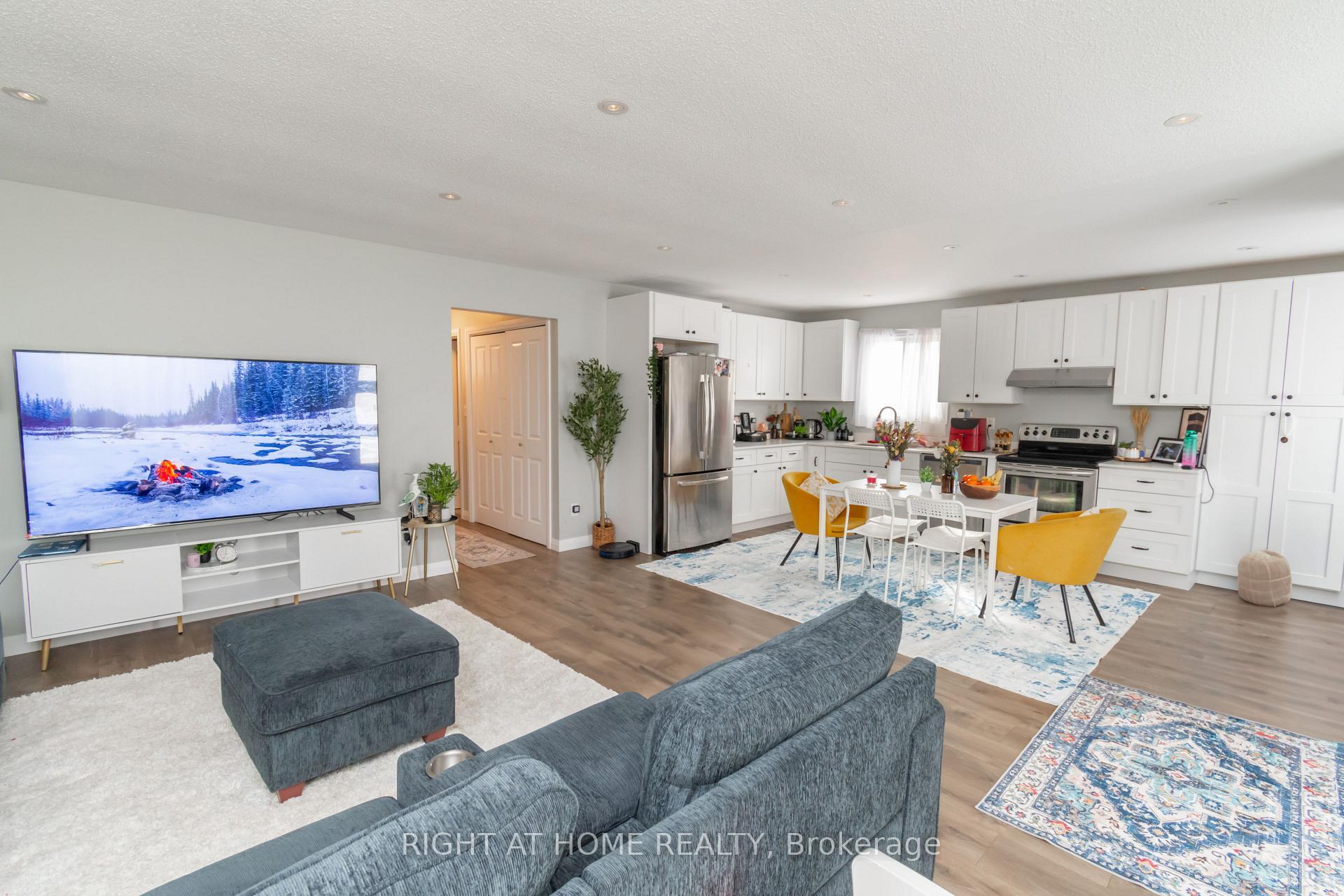 Photo 12 of 12 Frost Trail, Barrie, Letitia Heights — HOMEH