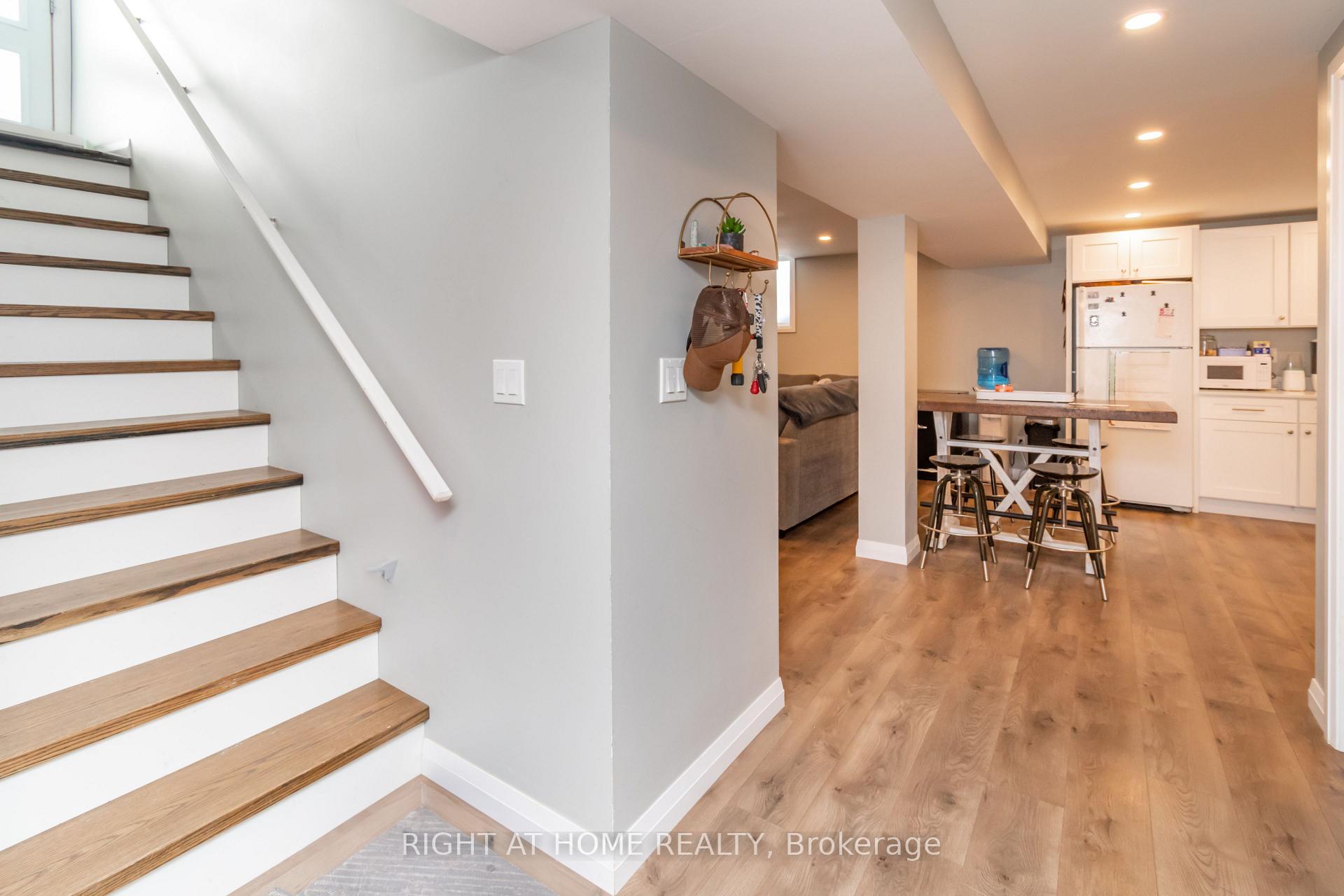 Photo 20 of 12 Frost Trail, Barrie, Letitia Heights — HOMEH