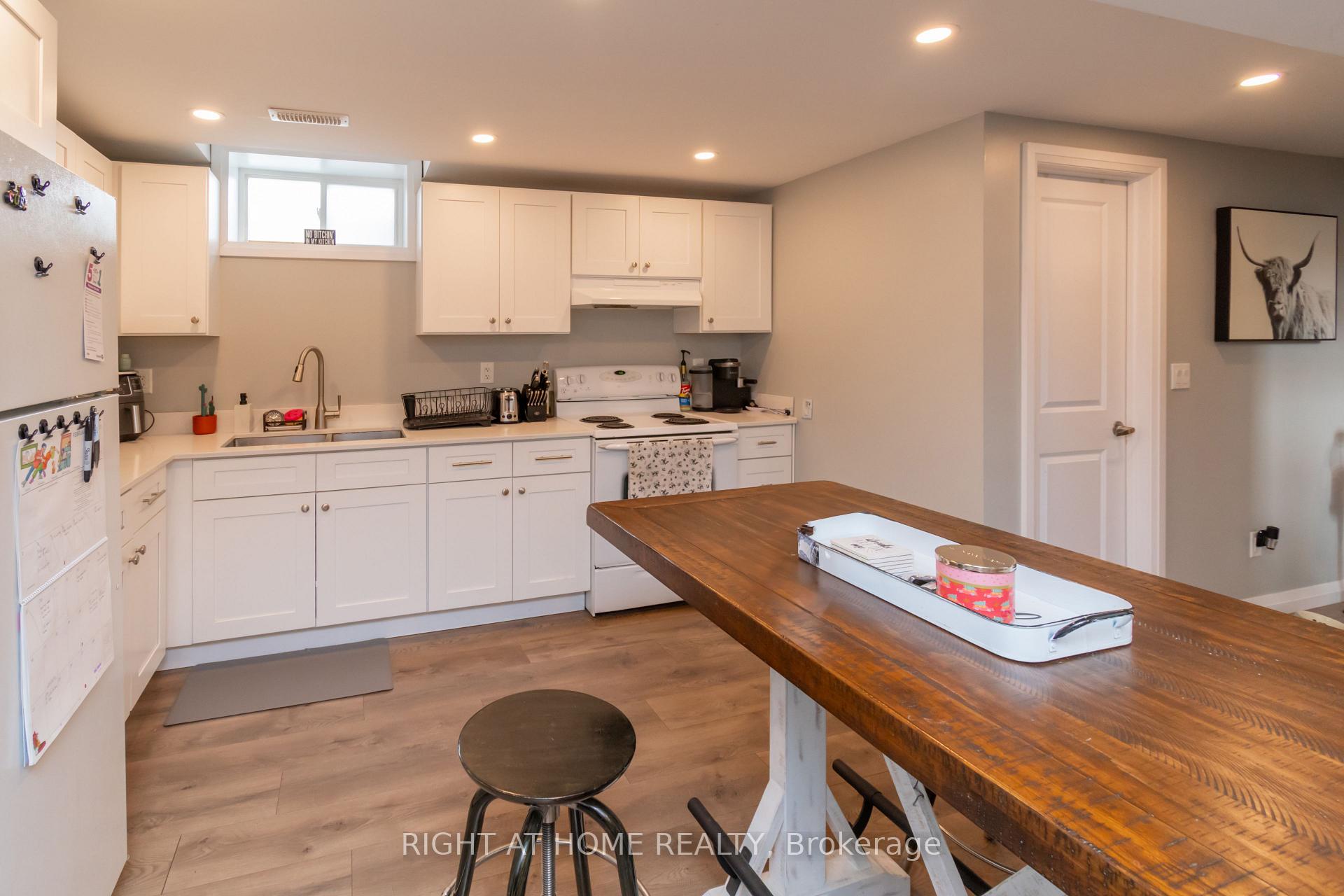 Photo 24 of 12 Frost Trail, Barrie, Letitia Heights — HOMEH