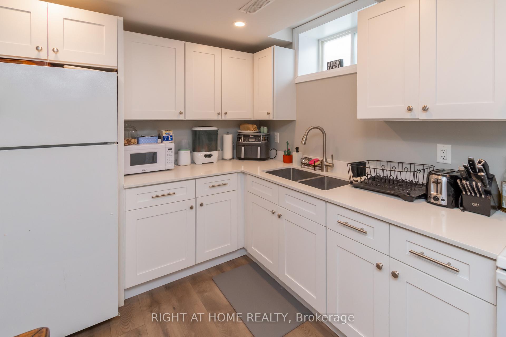 Photo 25 of 12 Frost Trail, Barrie, Letitia Heights — HOMEH