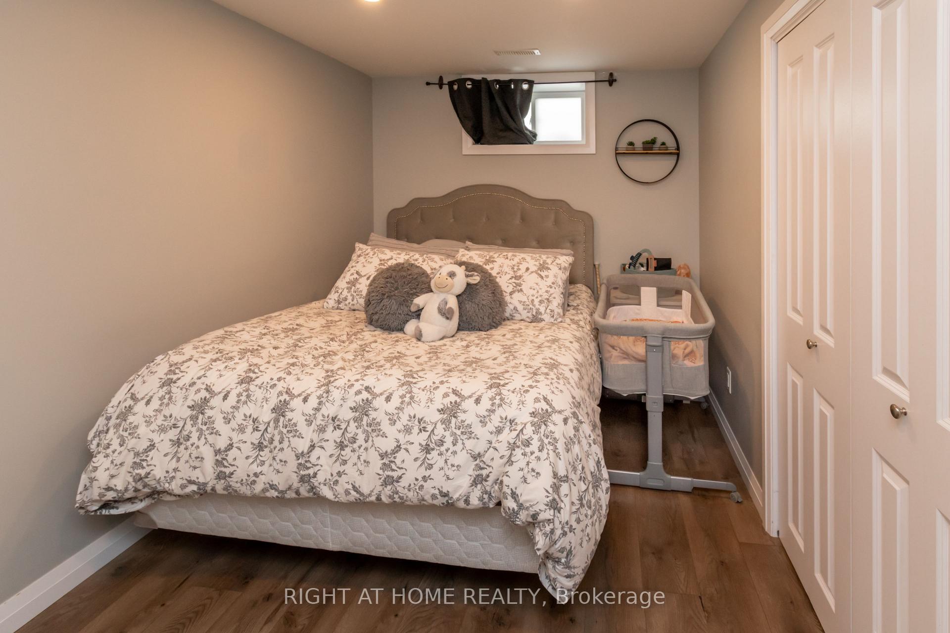 Photo 27 of 12 Frost Trail, Barrie, Letitia Heights — HOMEH