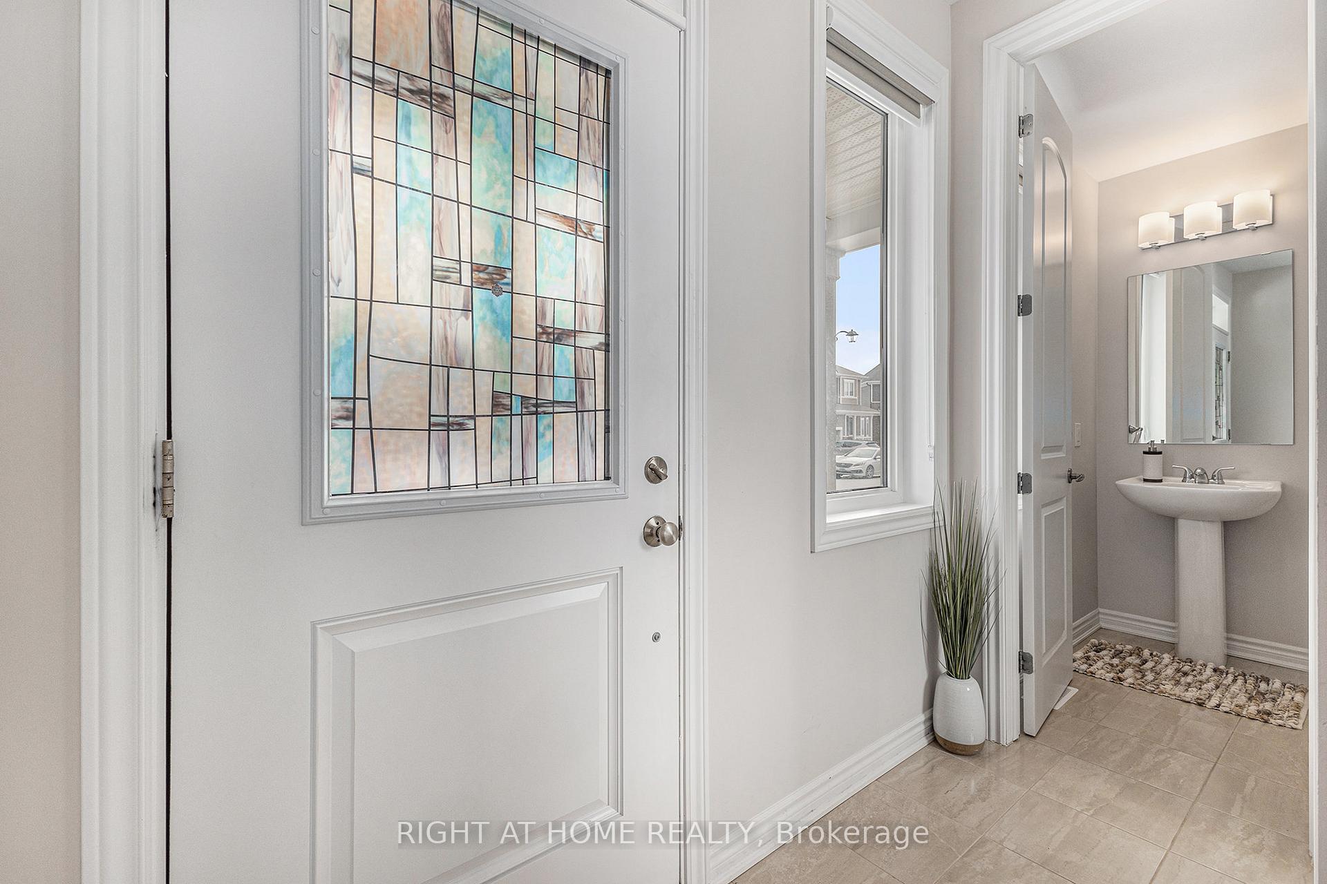 Photo 3 of 39 Focality Crescent, Ottawa, Barrhaven - Half Moon Bay — HOMEH