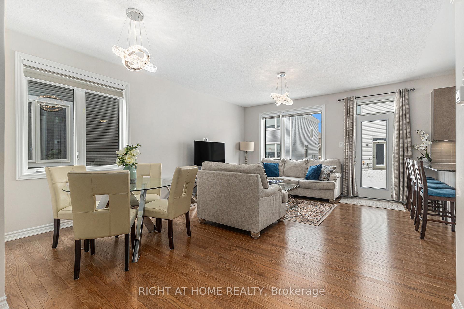 Photo 12 of 39 Focality Crescent, Ottawa, Barrhaven - Half Moon Bay — HOMEH