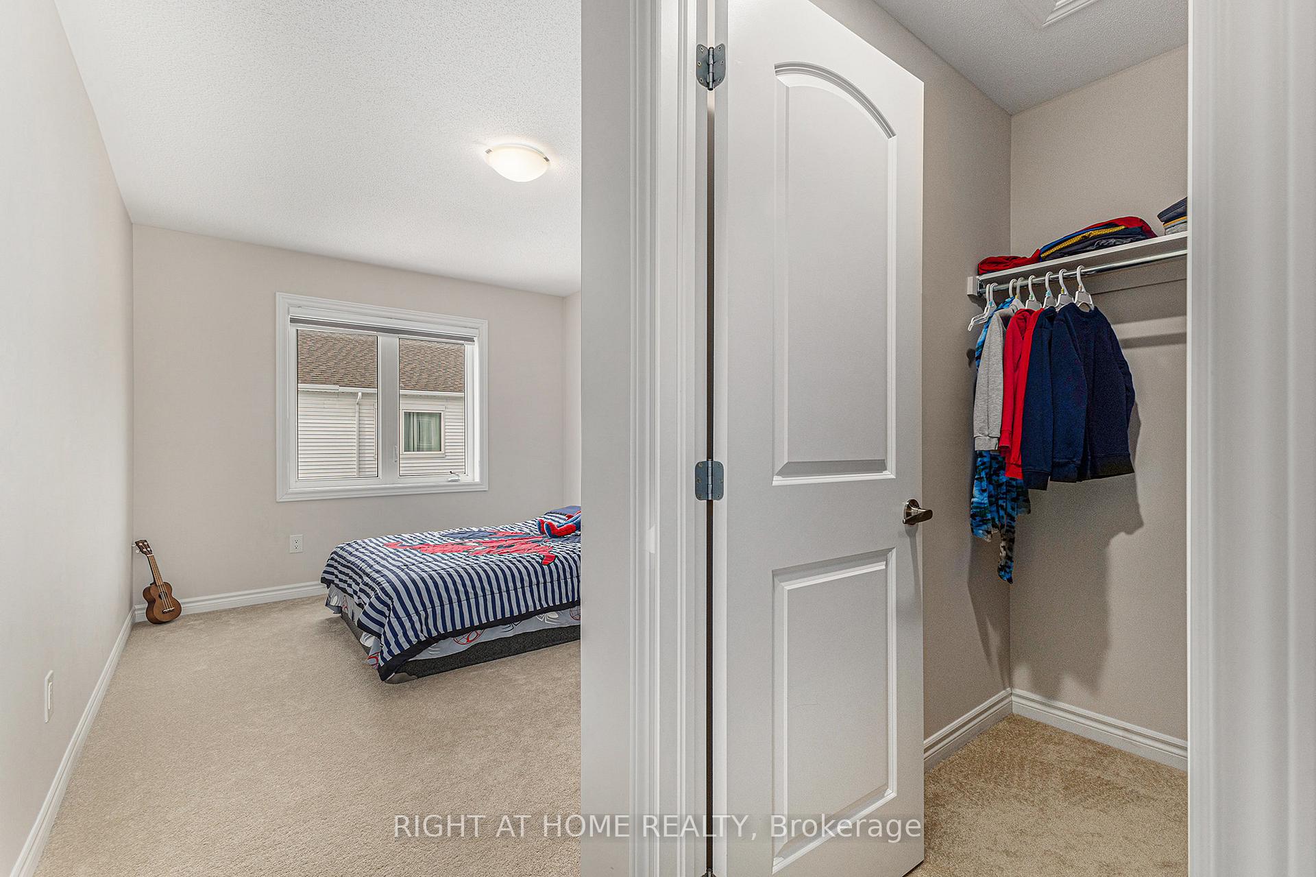 Photo 15 of 39 Focality Crescent, Ottawa, Barrhaven - Half Moon Bay — HOMEH