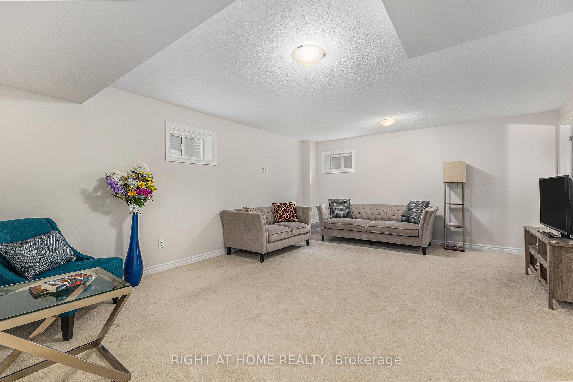 Photo 22 of 39 Focality Crescent, Ottawa, Barrhaven - Half Moon Bay — HOMEH