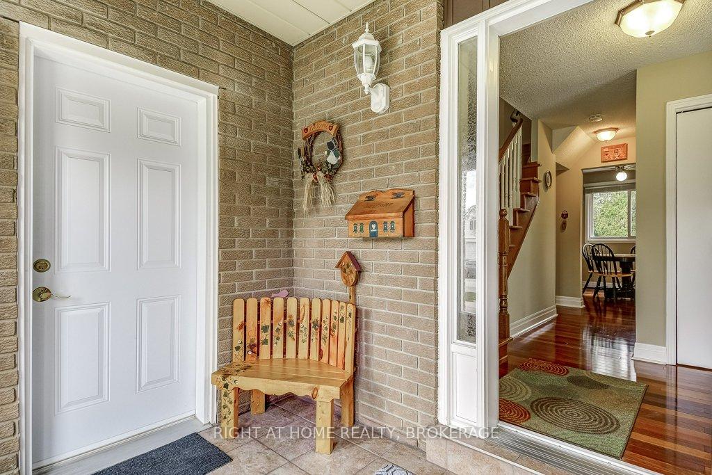 Photo 8 of 110 Elgin Drive, Brampton, Brampton South — HOMEH