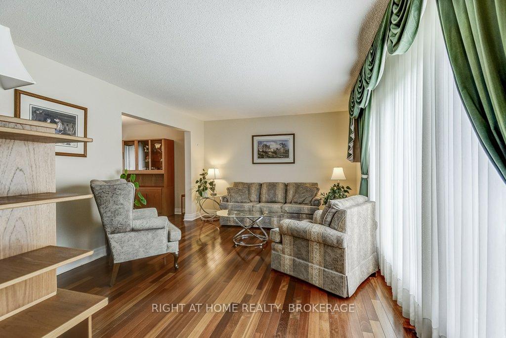 Photo 11 of 110 Elgin Drive, Brampton, Brampton South — HOMEH