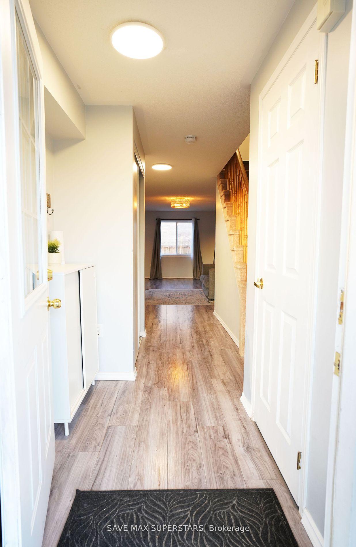 Photo 3 of 5 Majesty Boulevard, Barrie, Innis-Shore — HOMEH