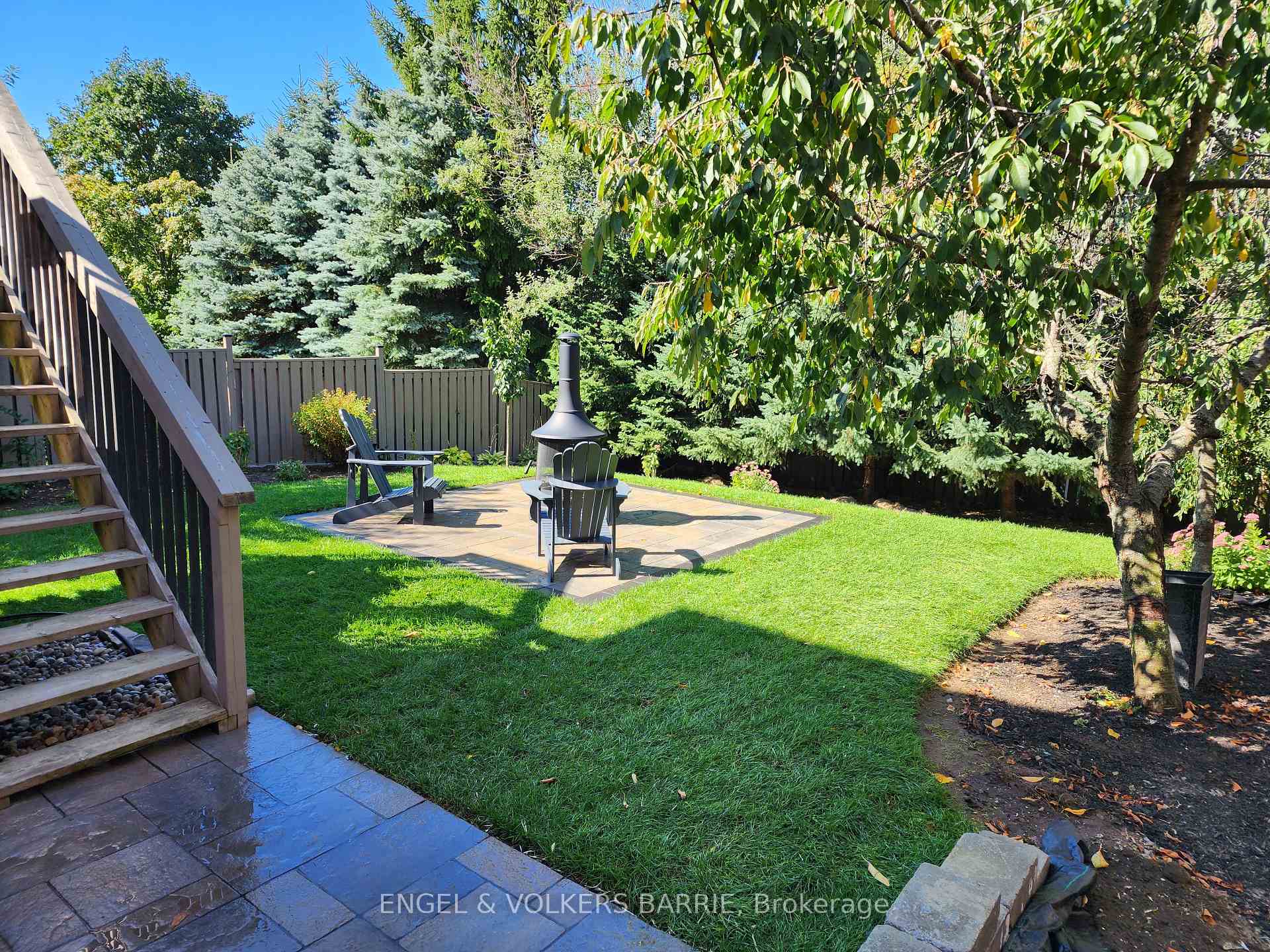 Photo 3 of 18 Bloom Crescent, Barrie, Ardagh — HOMEH