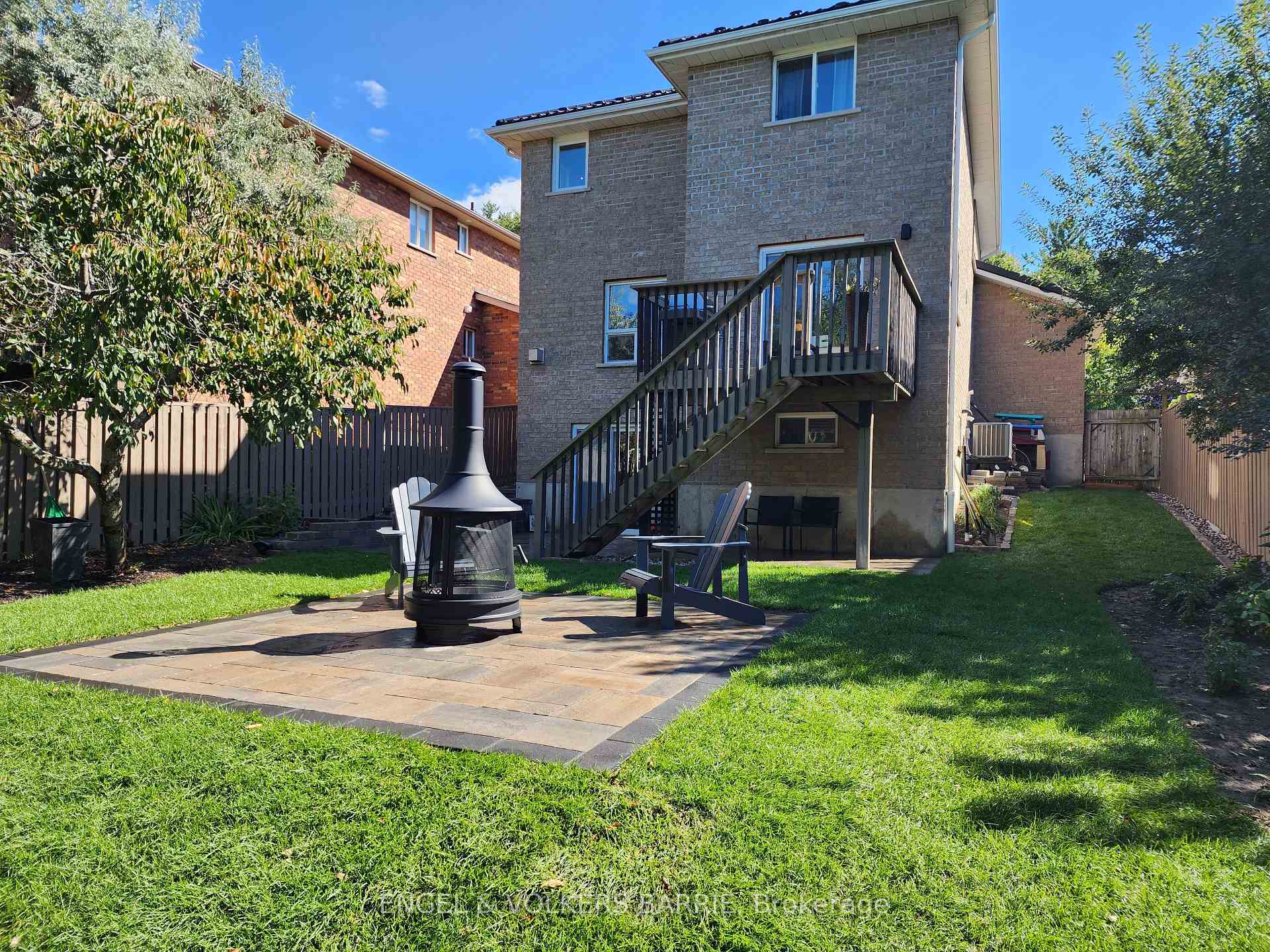Photo 4 of 18 Bloom Crescent, Barrie, Ardagh — HOMEH