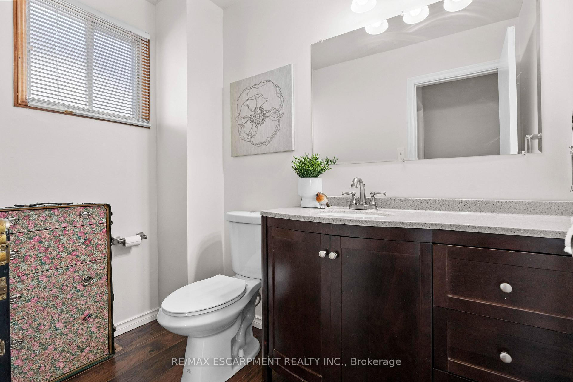 Photo 15 of 2376 Holyhead Drive, Burlington, Brant Hills — HOMEH