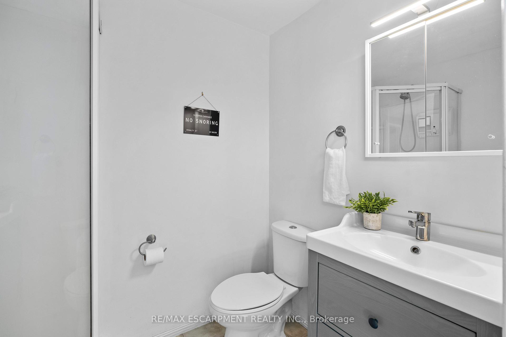 Photo 18 of 2376 Holyhead Drive, Burlington, Brant Hills — HOMEH