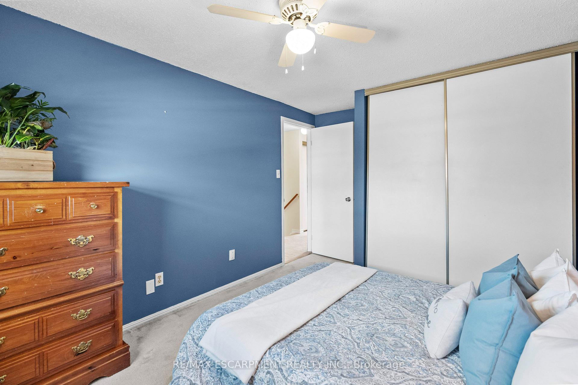 Photo 20 of 2376 Holyhead Drive, Burlington, Brant Hills — HOMEH