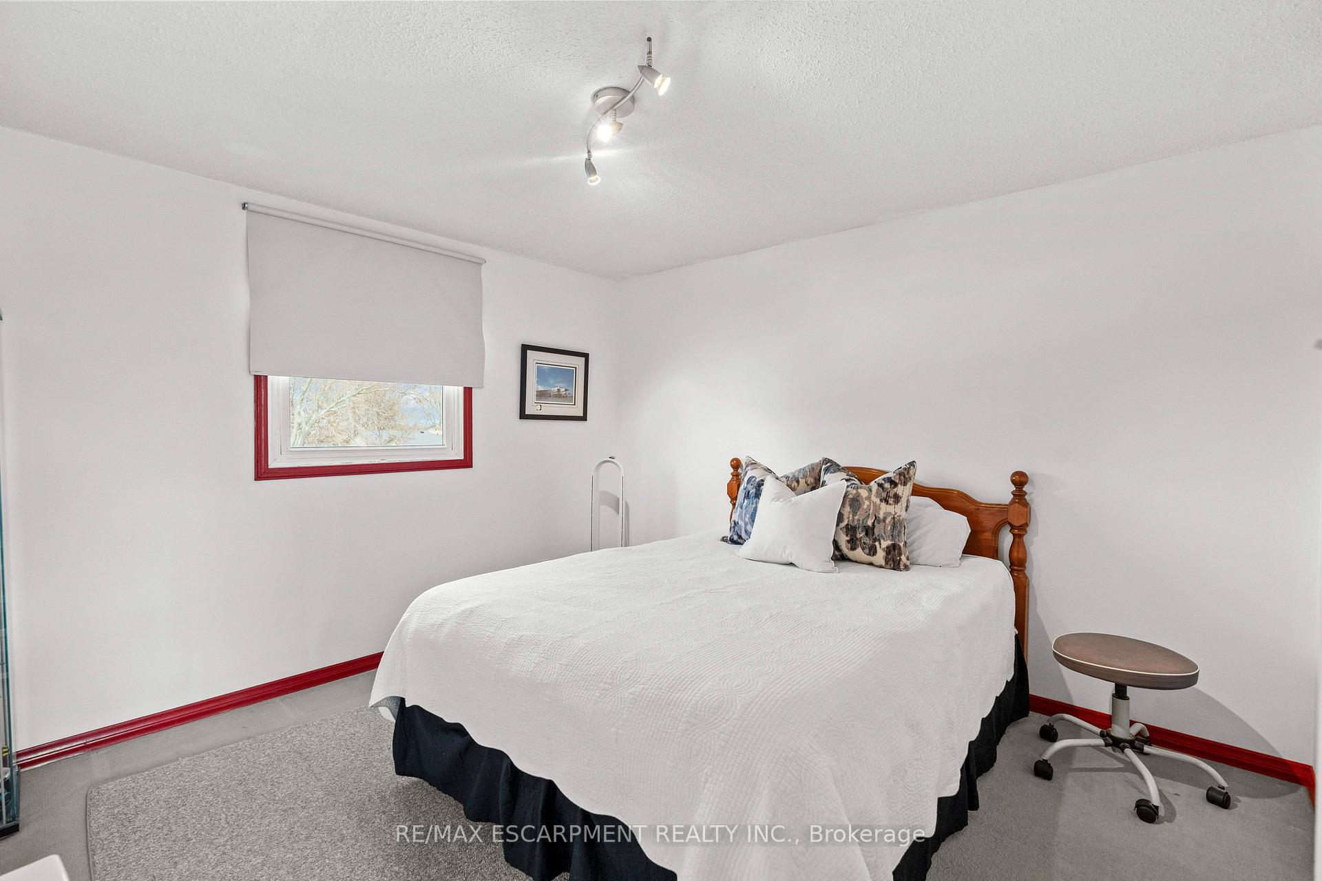 Photo 21 of 2376 Holyhead Drive, Burlington, Brant Hills — HOMEH