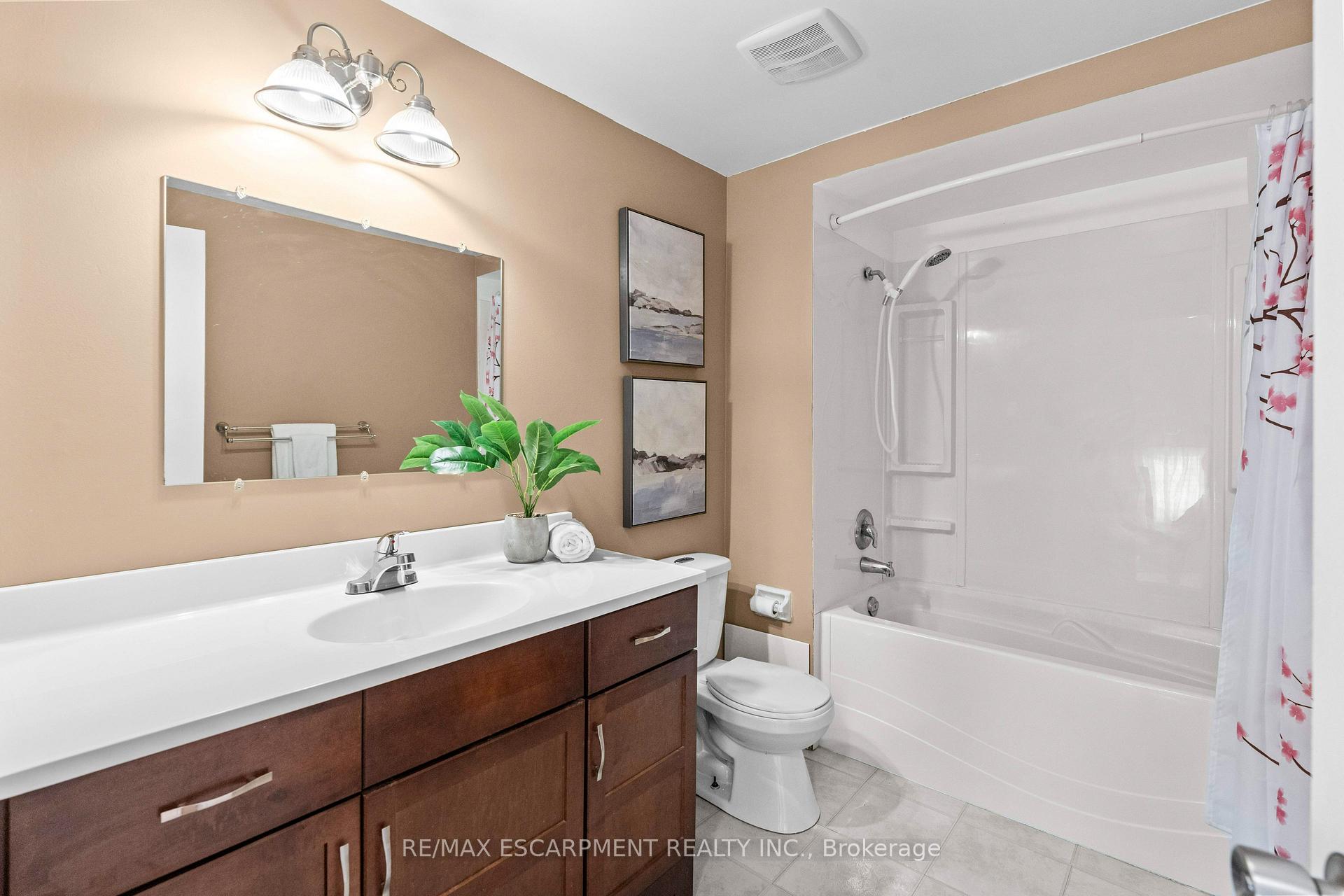 Photo 23 of 2376 Holyhead Drive, Burlington, Brant Hills — HOMEH