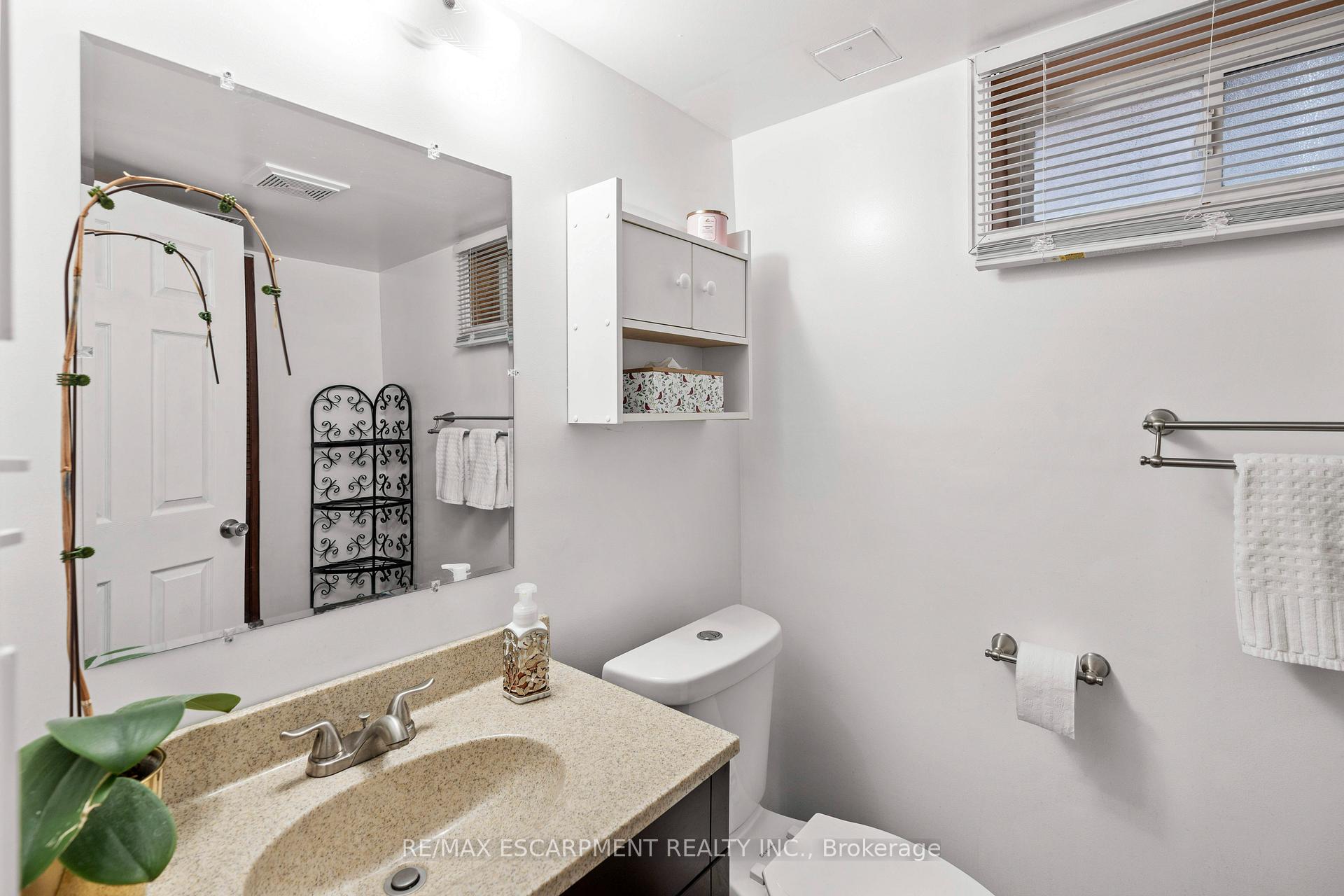 Photo 30 of 2376 Holyhead Drive, Burlington, Brant Hills — HOMEH