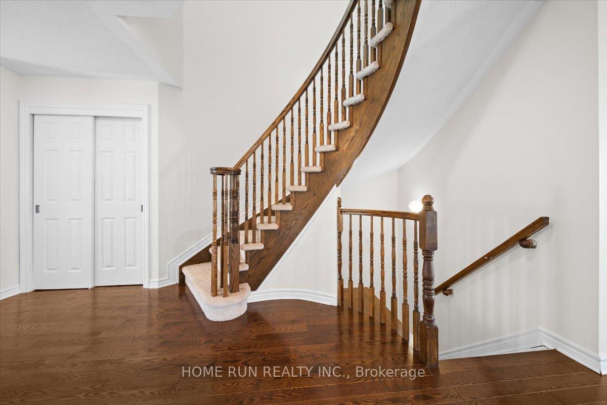 Photo 4 of 143 Garrity Crescent, Ottawa, Barrhaven - Strandherd — HOMEH