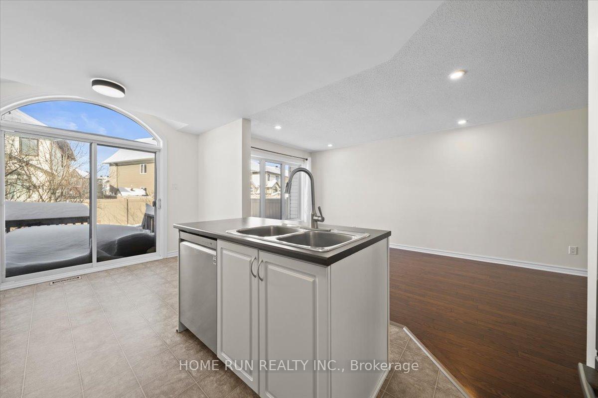 Photo 17 of 143 Garrity Crescent, Ottawa, Barrhaven - Strandherd — HOMEH