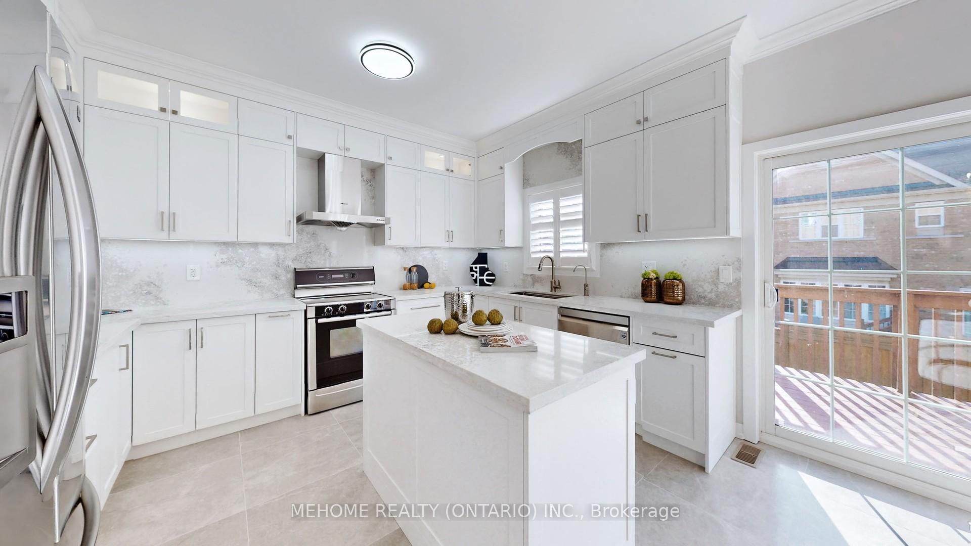 Photo 9 of 128 Alpaca Drive, Richmond Hill, Jefferson — HOMEH