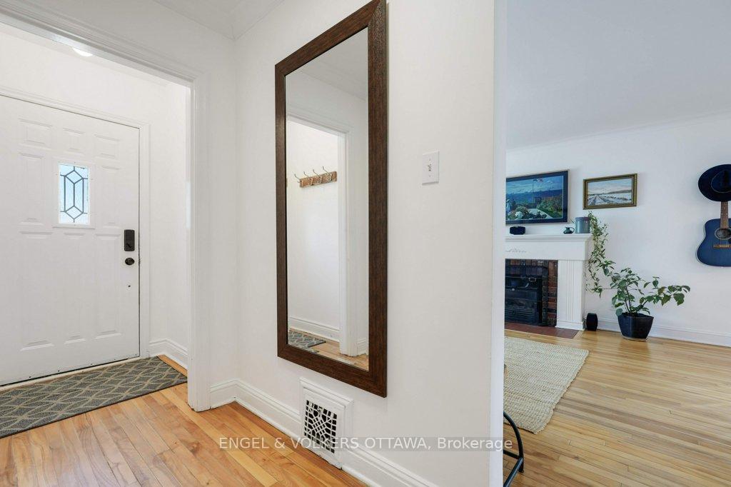 Photo 4 of 536 Rowanwood Avenue, Ottawa, McKellar/Highland — HOMEH