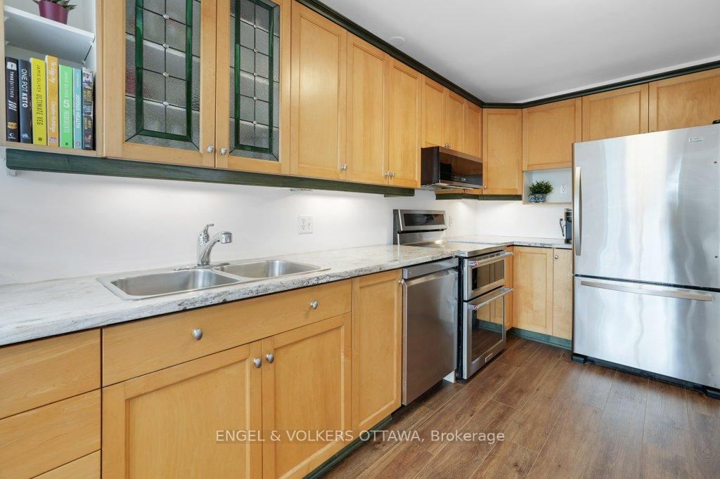 Photo 12 of 536 Rowanwood Avenue, Ottawa, McKellar/Highland — HOMEH
