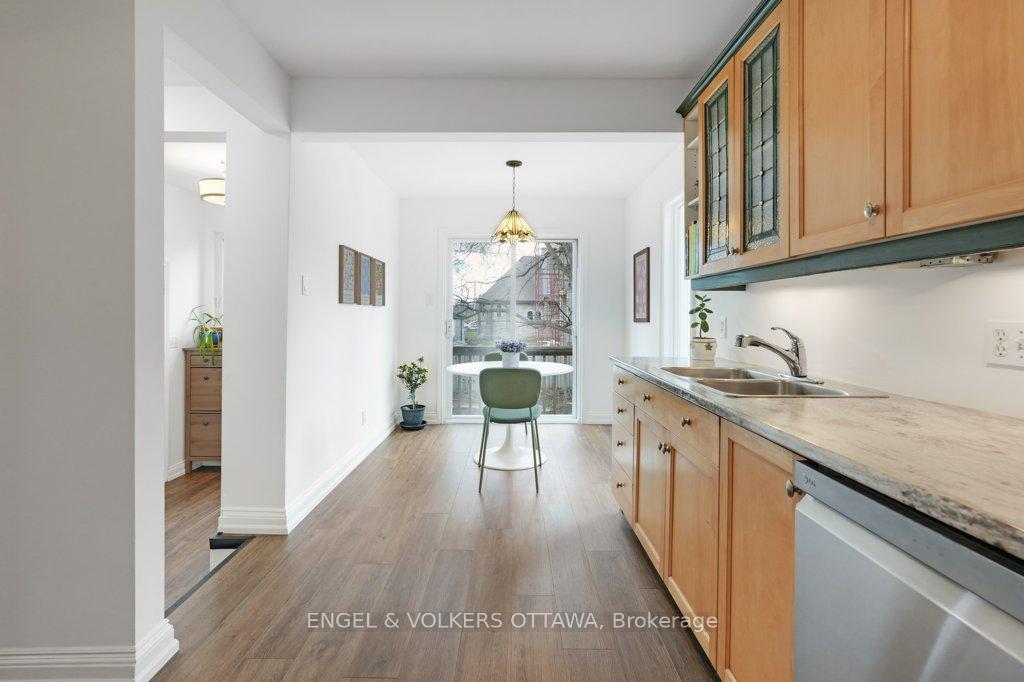 Photo 13 of 536 Rowanwood Avenue, Ottawa, McKellar/Highland — HOMEH