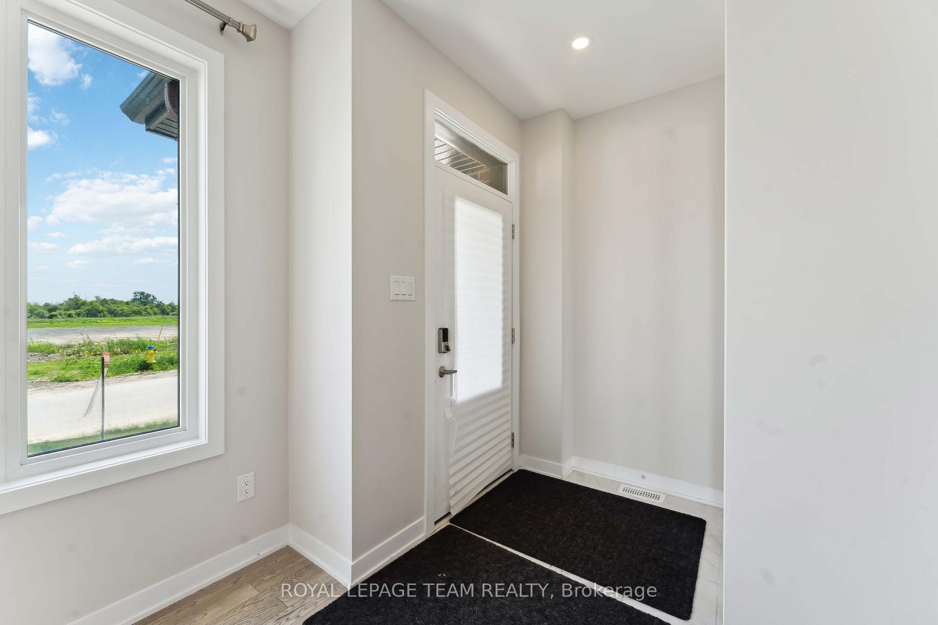 Photo 2 of 394 Peninsula Road, Ottawa, Barrhaven - Heritage Park — HOMEH