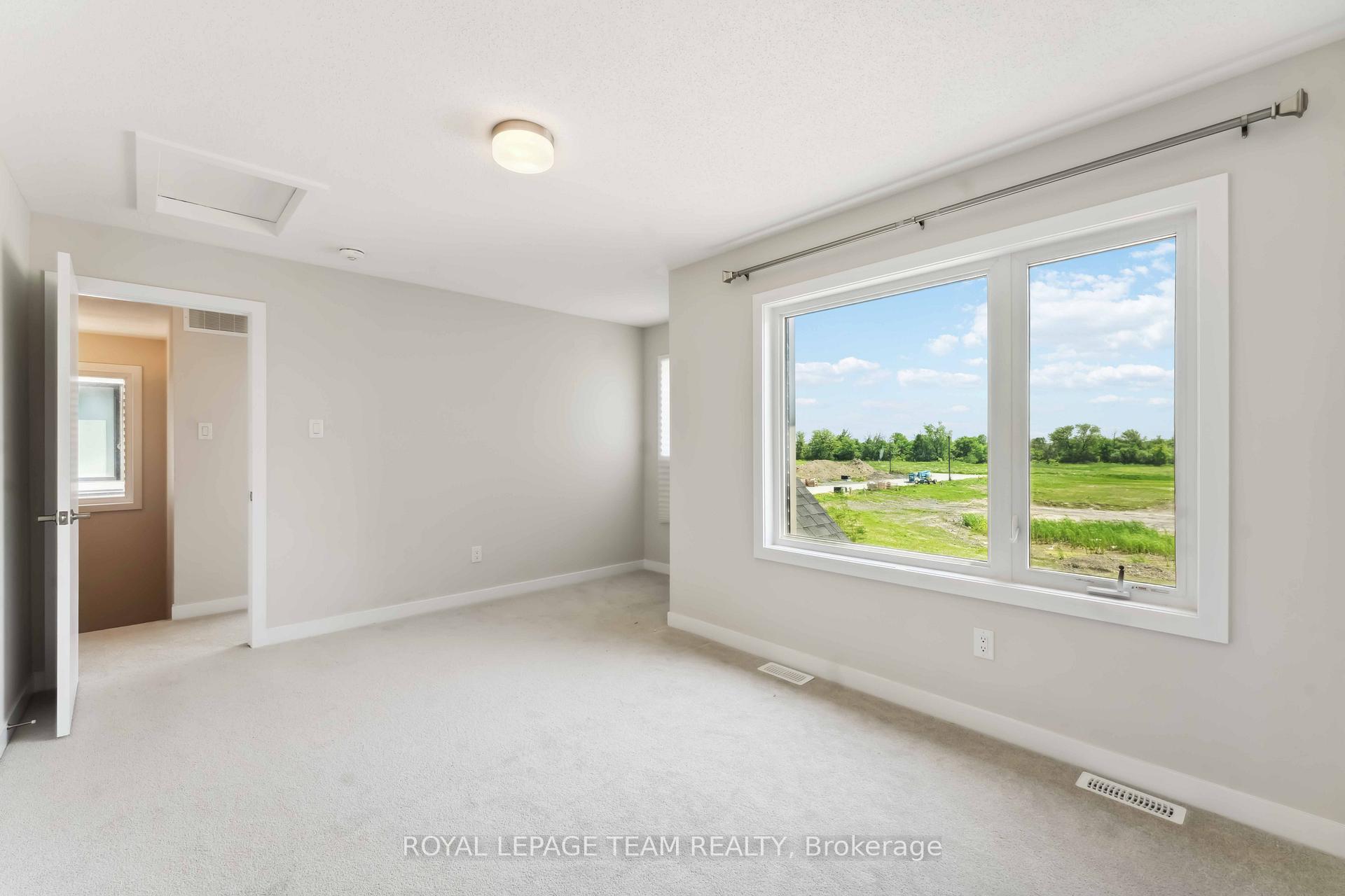 Photo 18 of 394 Peninsula Road, Ottawa, Barrhaven - Heritage Park — HOMEH