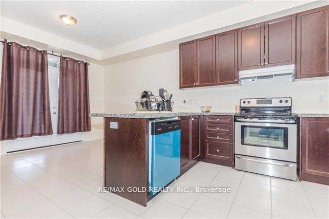 Photo 5 of 124 Inspire Boulevard, Brampton, Sandringham-Wellington North — HOMEH