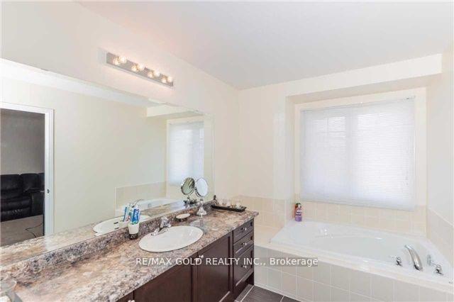 Photo 8 of 124 Inspire Boulevard, Brampton, Sandringham-Wellington North — HOMEH