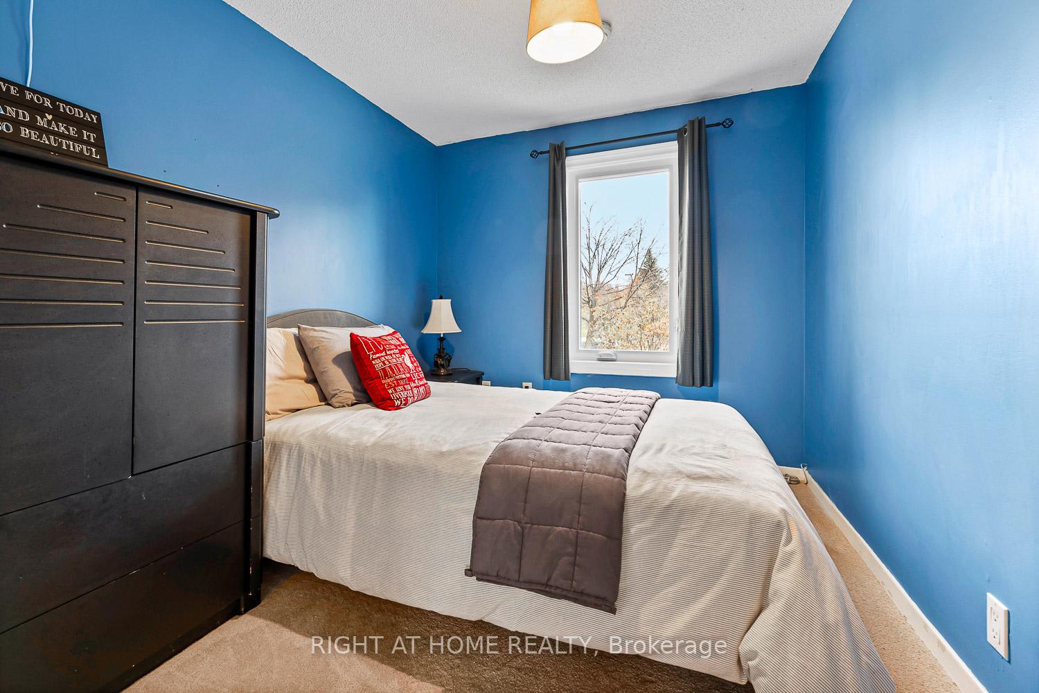 Photo 17 of 41 Steepleview Crescent, Richmond Hill, North Richvale — HOMEH