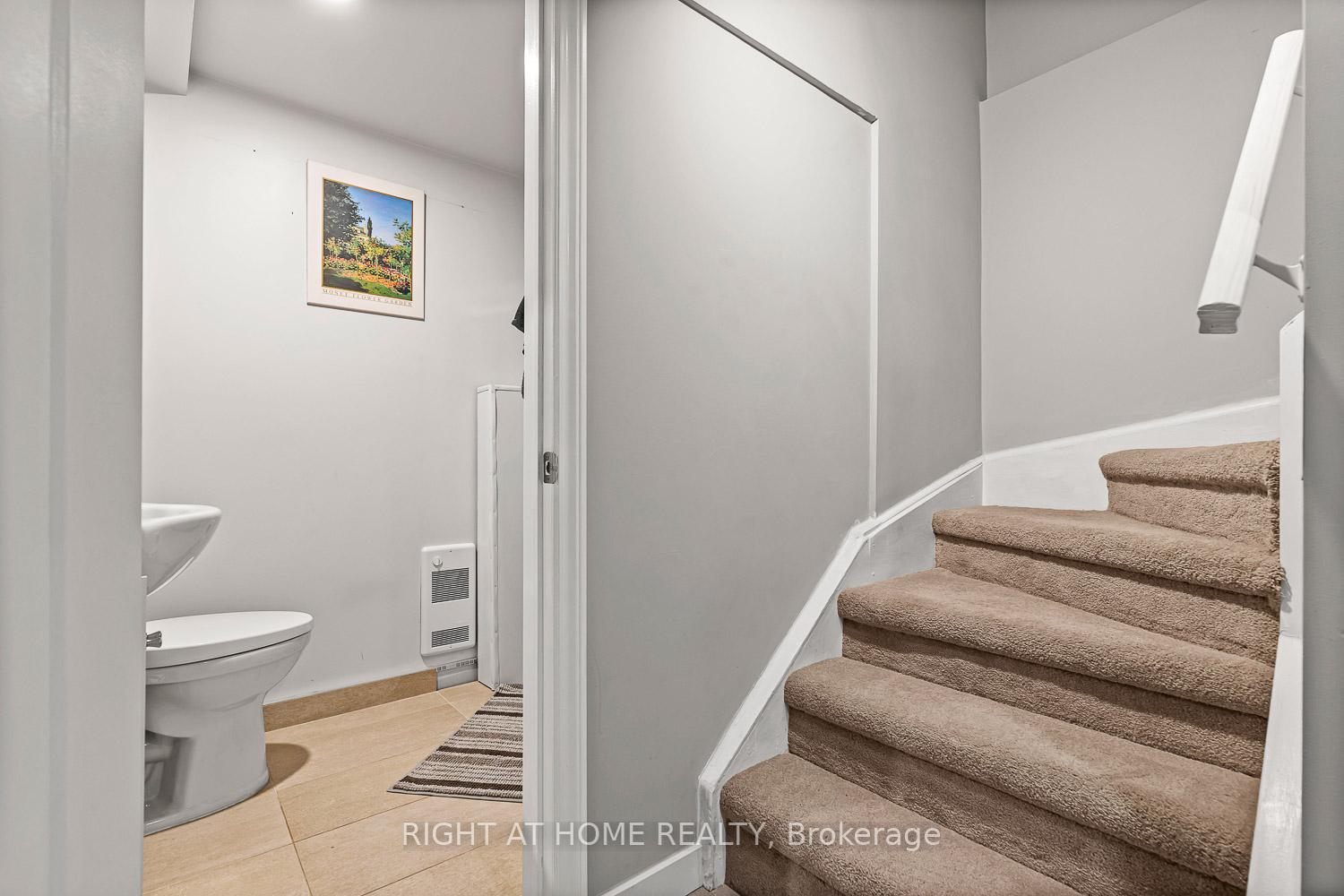 Photo 19 of 41 Steepleview Crescent, Richmond Hill, North Richvale — HOMEH