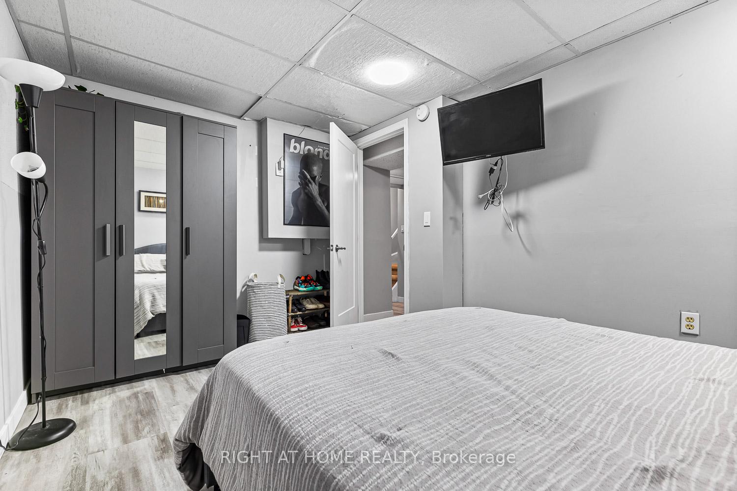 Photo 22 of 41 Steepleview Crescent, Richmond Hill, North Richvale — HOMEH