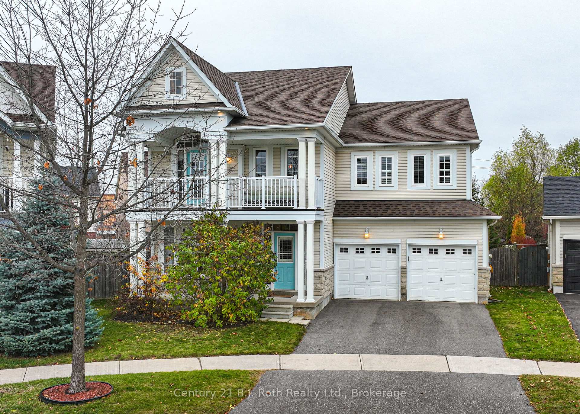 Photo 2 of 10 Regalia Way, Barrie, Innis-Shore — HOMEH