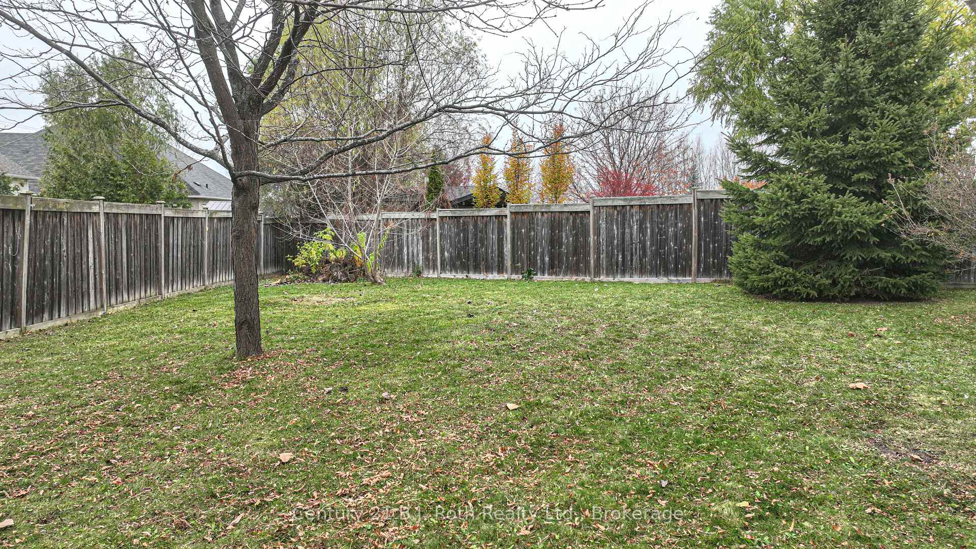 Photo 9 of 10 Regalia Way, Barrie, Innis-Shore — HOMEH