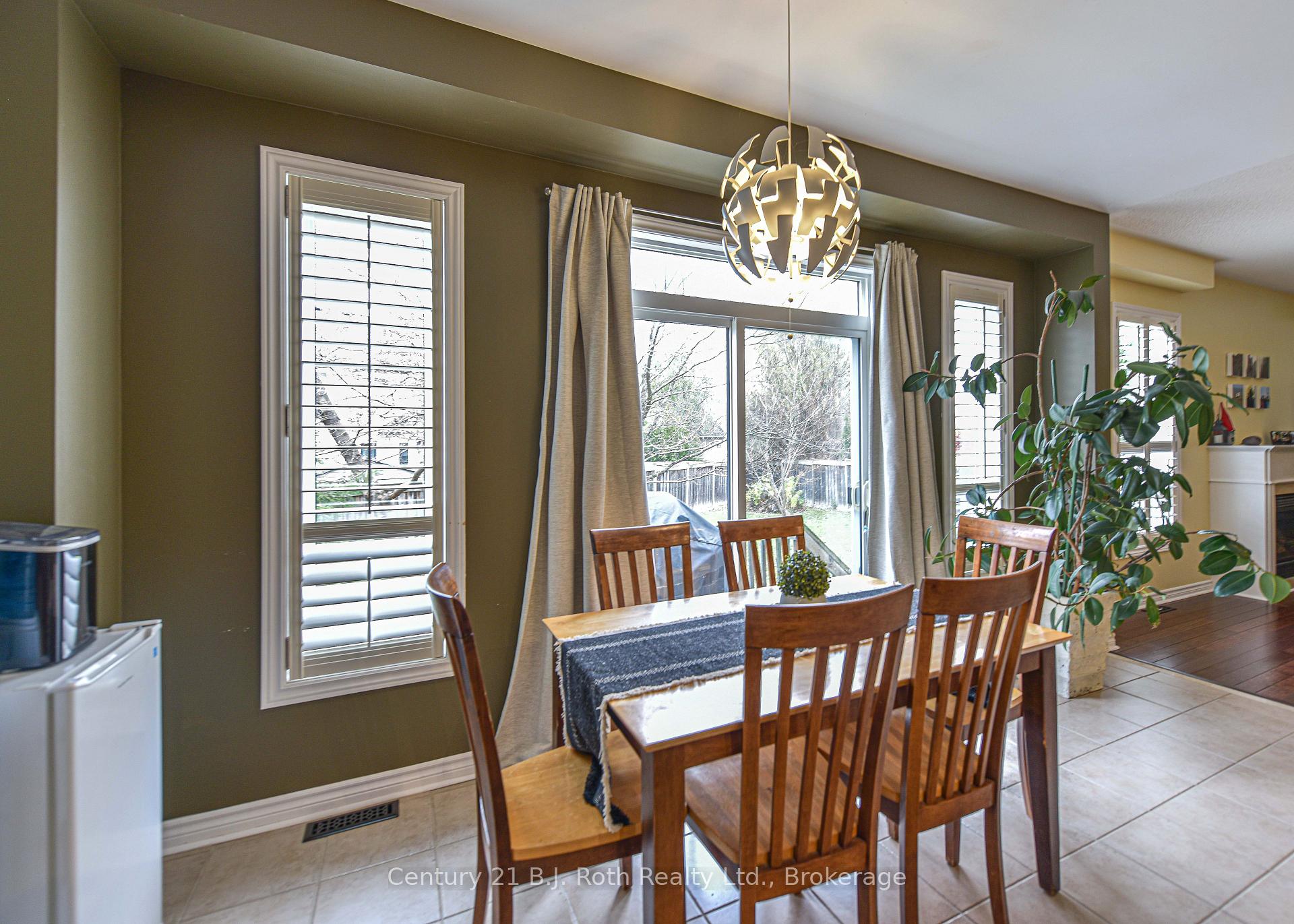 Photo 20 of 10 Regalia Way, Barrie, Innis-Shore — HOMEH