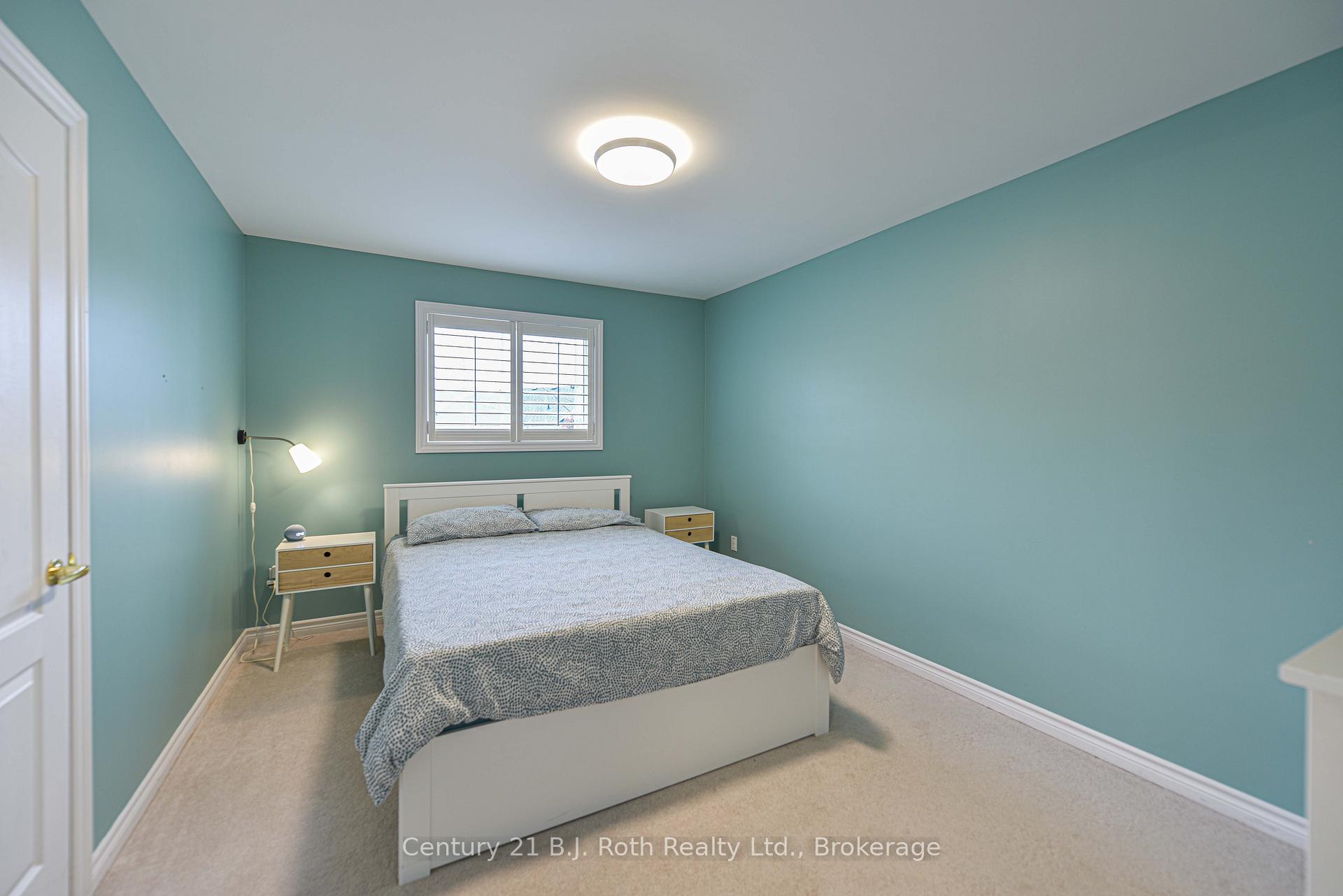 Photo 31 of 10 Regalia Way, Barrie, Innis-Shore — HOMEH