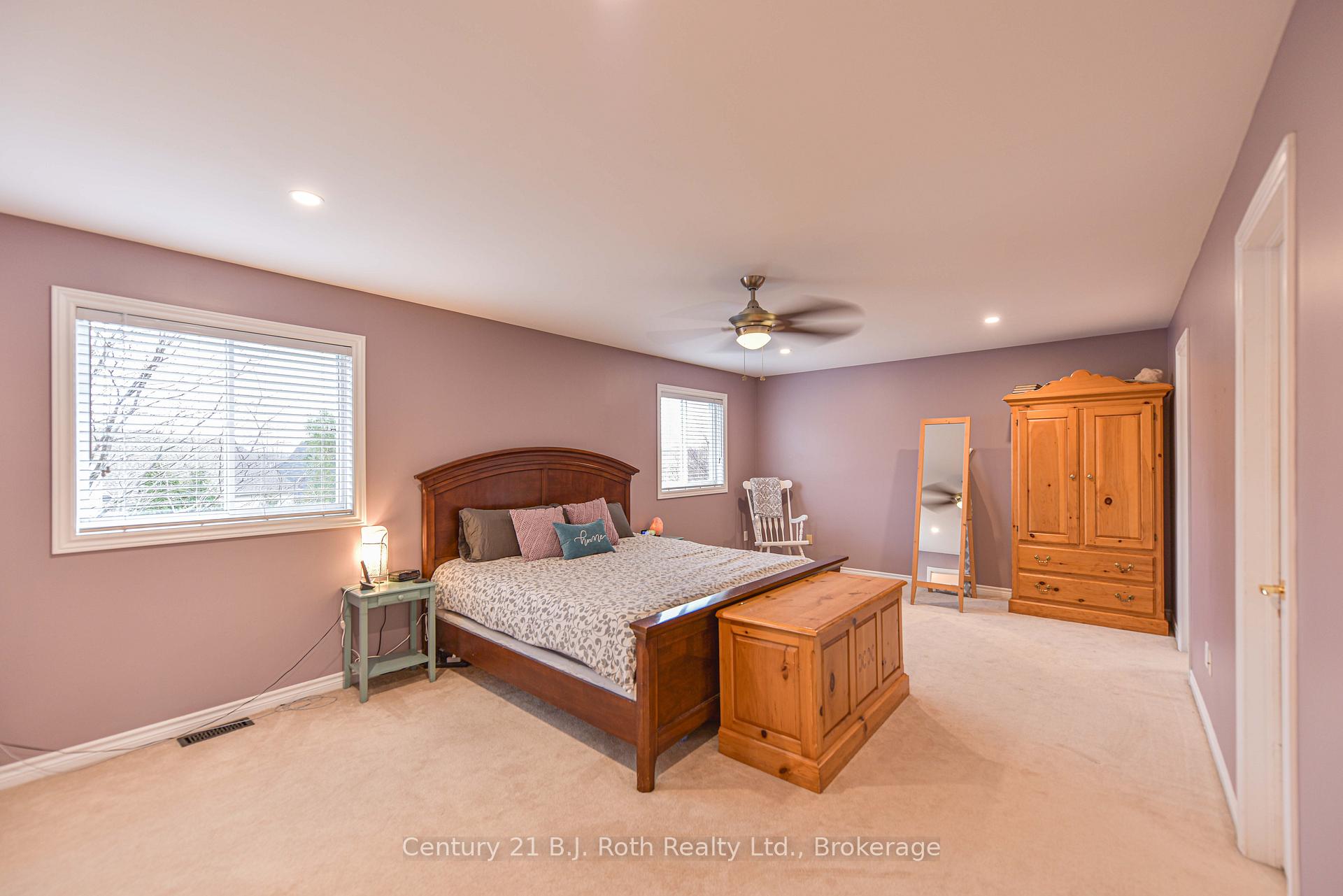 Photo 34 of 10 Regalia Way, Barrie, Innis-Shore — HOMEH