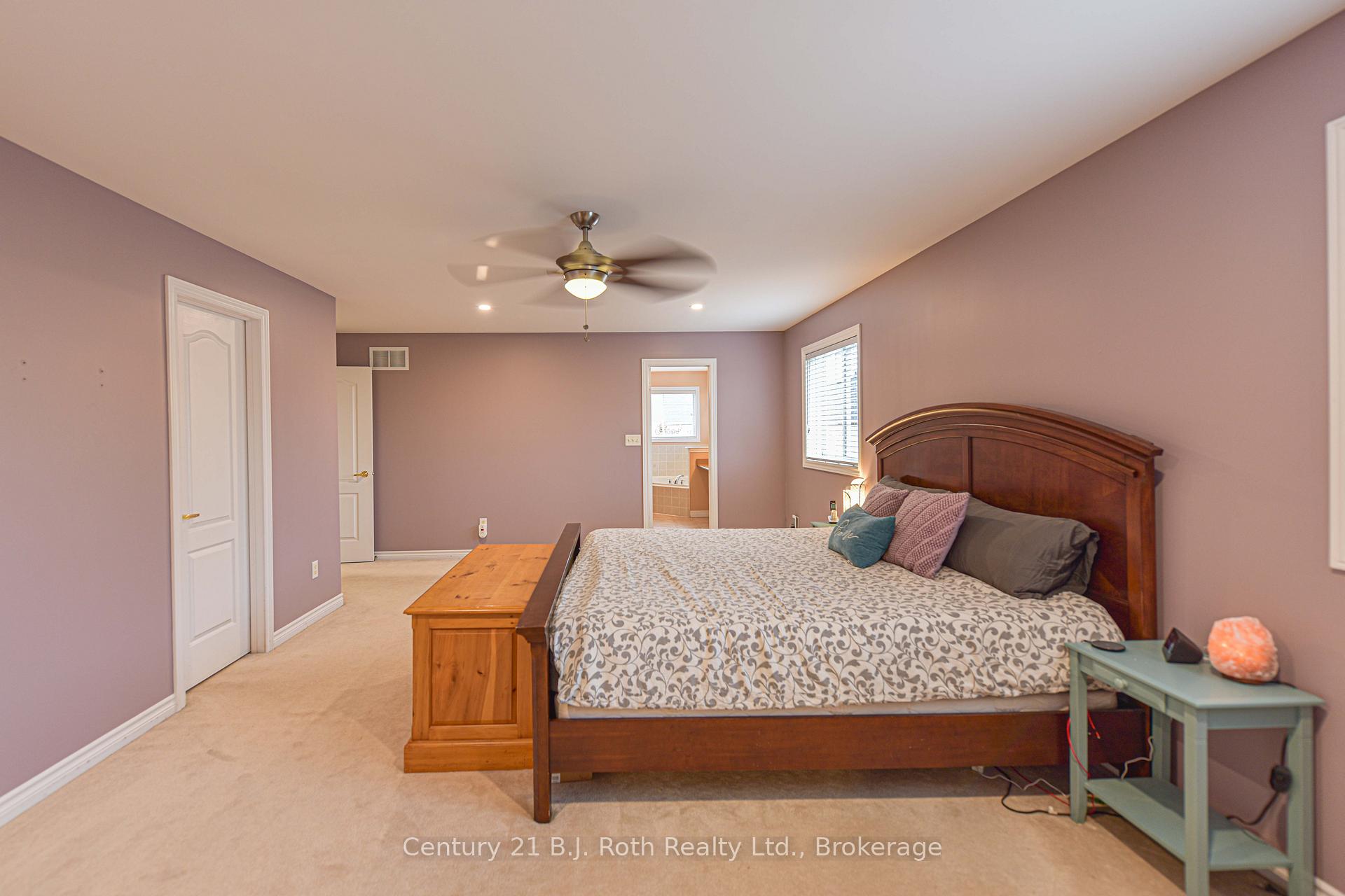 Photo 35 of 10 Regalia Way, Barrie, Innis-Shore — HOMEH