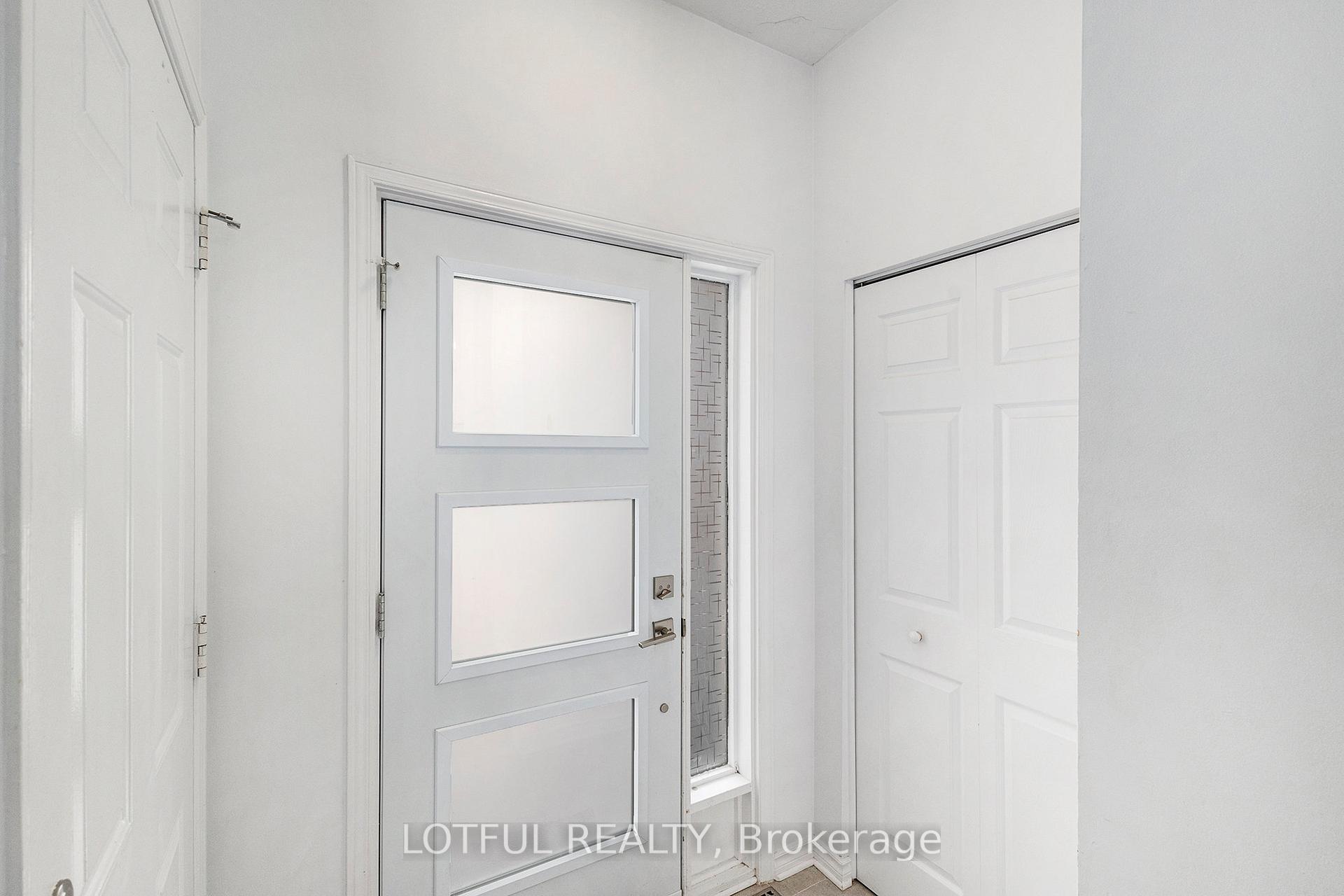 Photo 3 of 268 Stoneway Drive, Ottawa, Barrhaven East — HOMEH