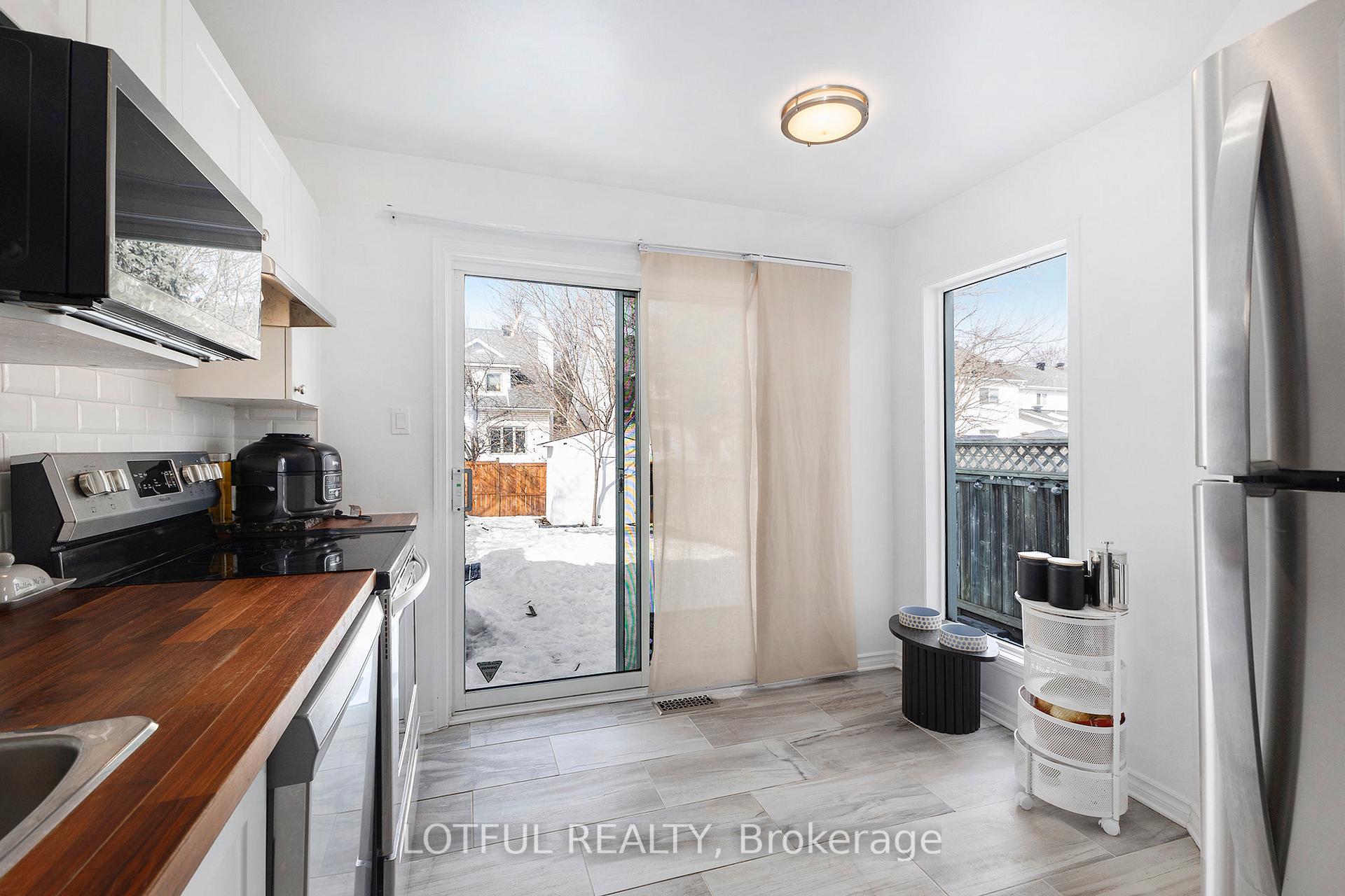 Photo 12 of 268 Stoneway Drive, Ottawa, Barrhaven East — HOMEH