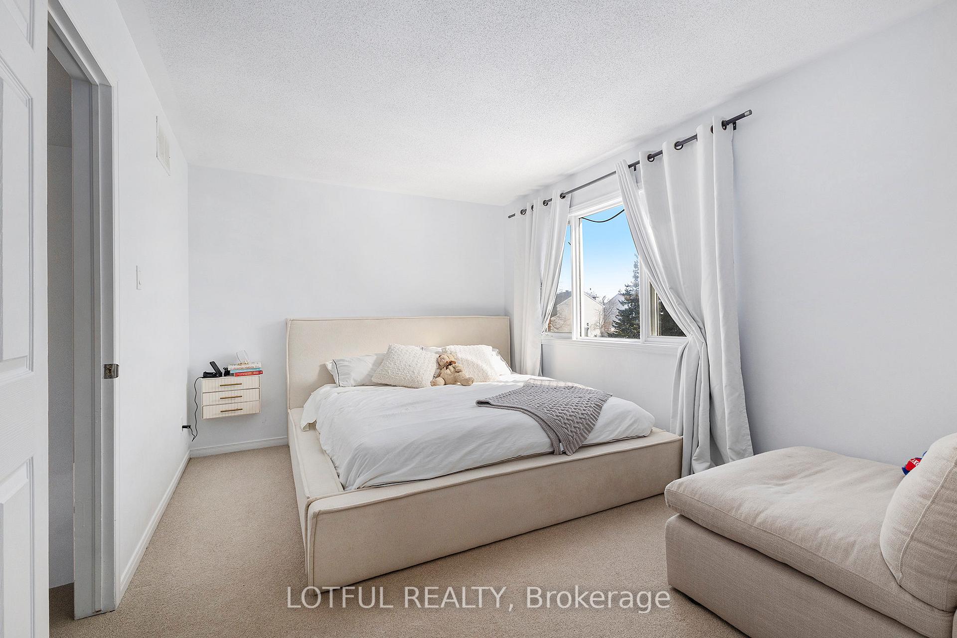 Photo 15 of 268 Stoneway Drive, Ottawa, Barrhaven East — HOMEH