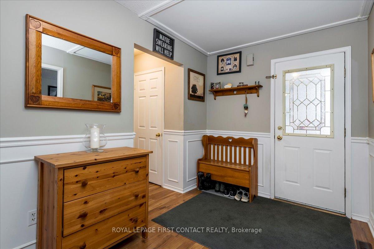 Photo 2 of 35 Blair Crescent, Barrie, Grove East — HOMEH