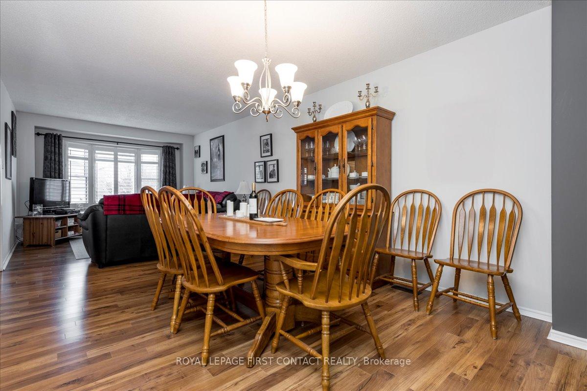 Photo 4 of 35 Blair Crescent, Barrie, Grove East — HOMEH